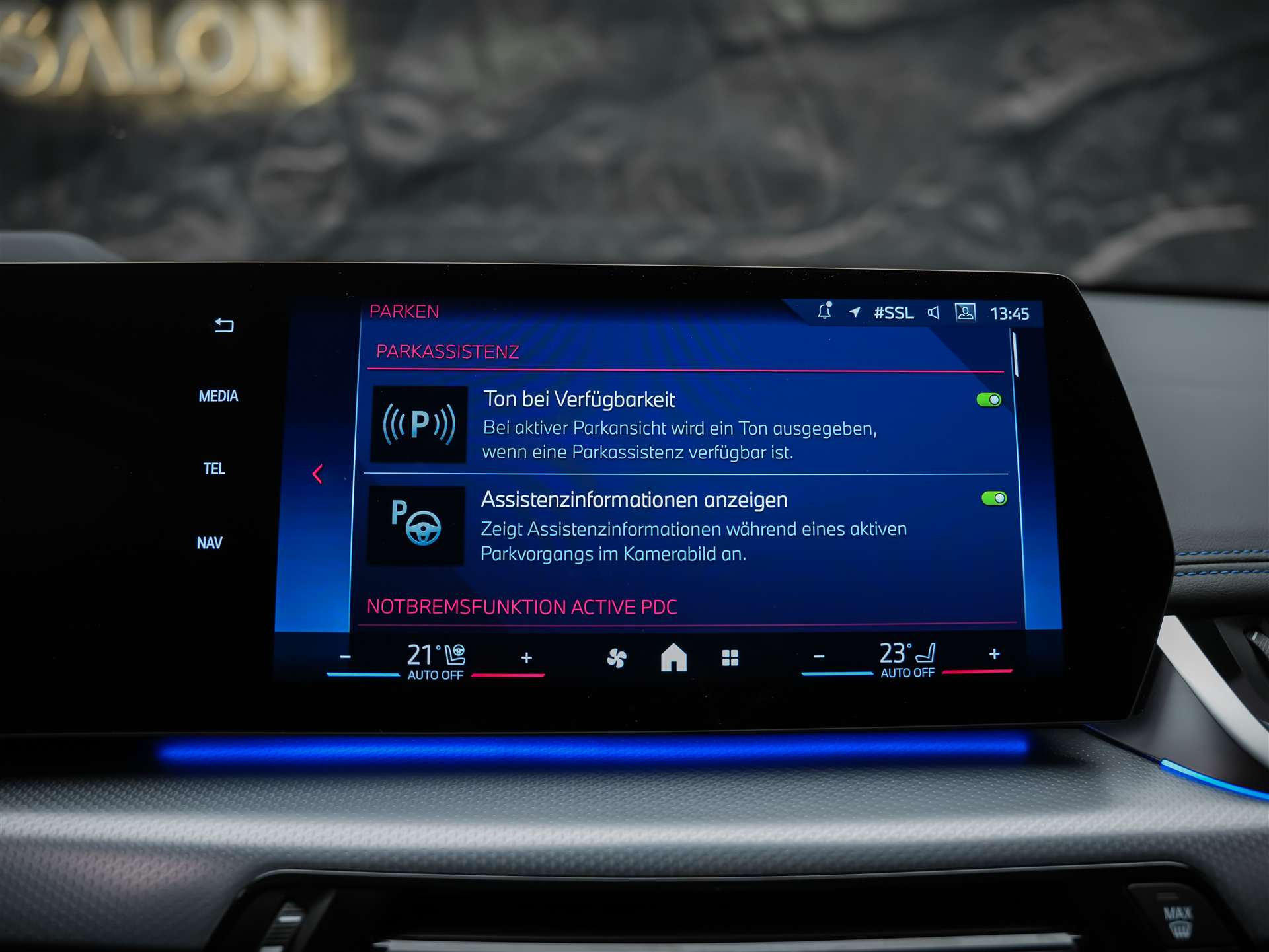 BMW X1 xDrive M35i *Panorama*El. Sitze mit Memory*Head Up Display*-image-38