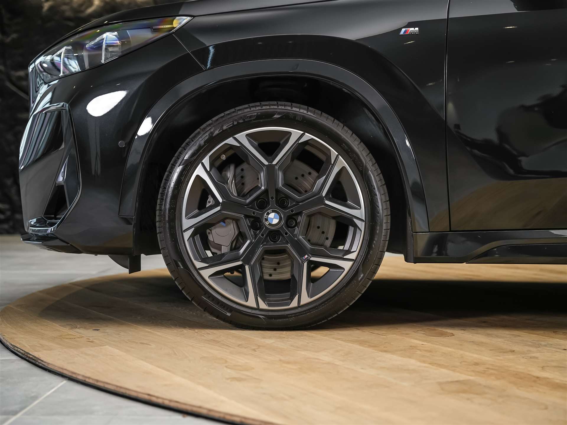 BMW X1 xDrive M35i *Panorama*El. Sitze mit Memory*Head Up Display*-image-18