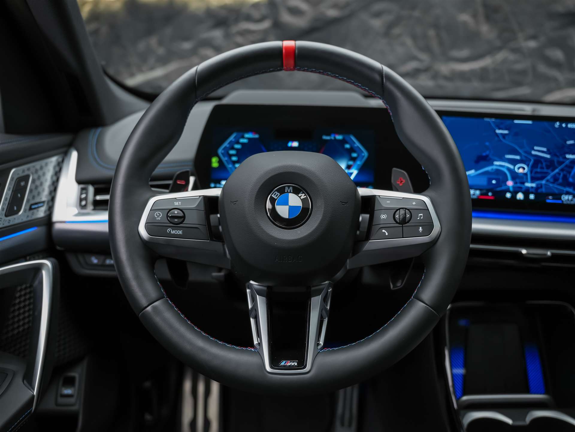 BMW X1 xDrive M35i *Panorama*El. Sitze mit Memory*Head Up Display*-image-28