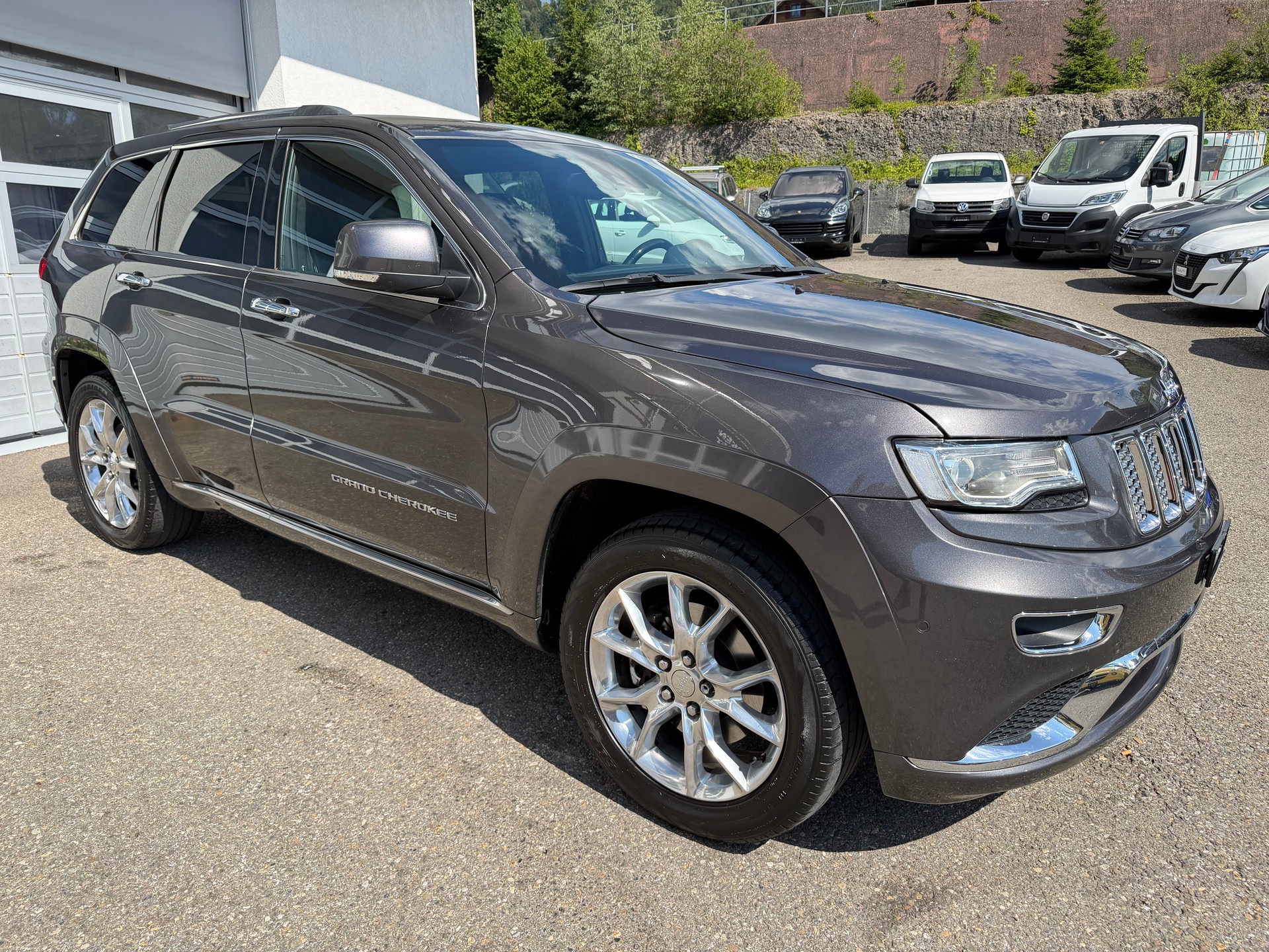 JEEP Grand Cherokee 3.0 CRD Summit Automatic-showroom-element-3