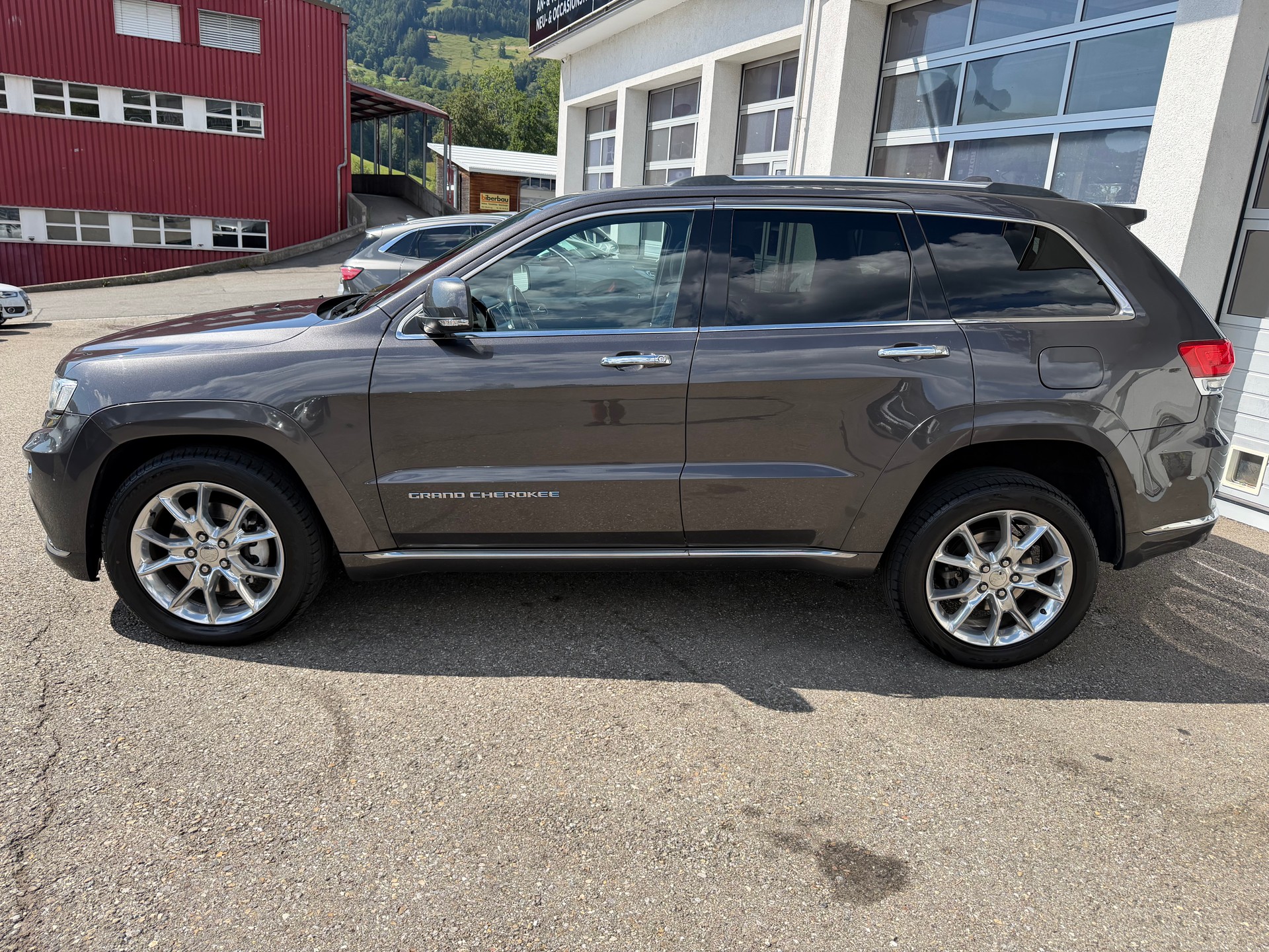 JEEP Grand Cherokee 3.0 CRD Summit Automatic-showroom-element-1