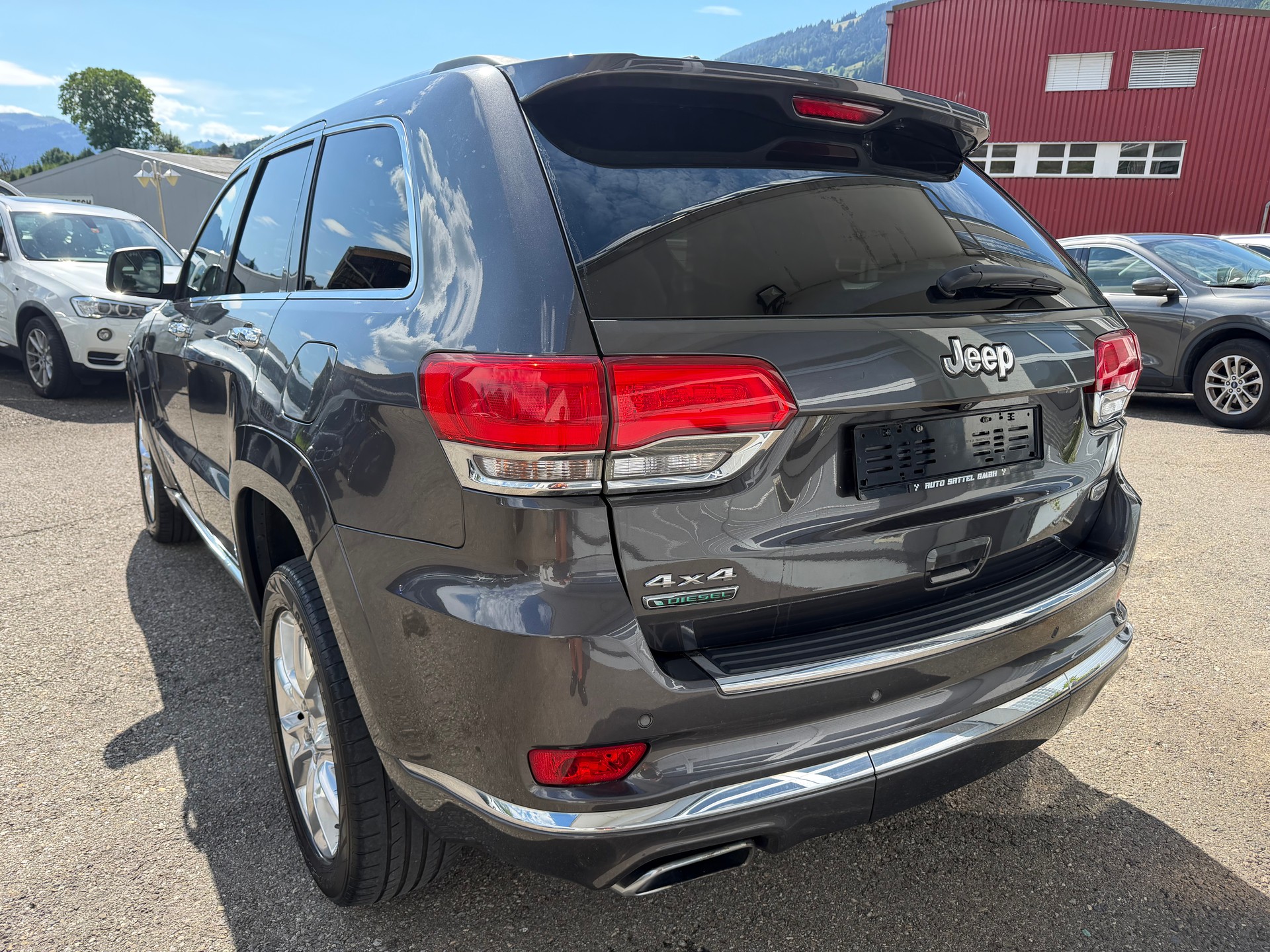 JEEP Grand Cherokee 3.0 CRD Summit Automatic-showroom-element-2