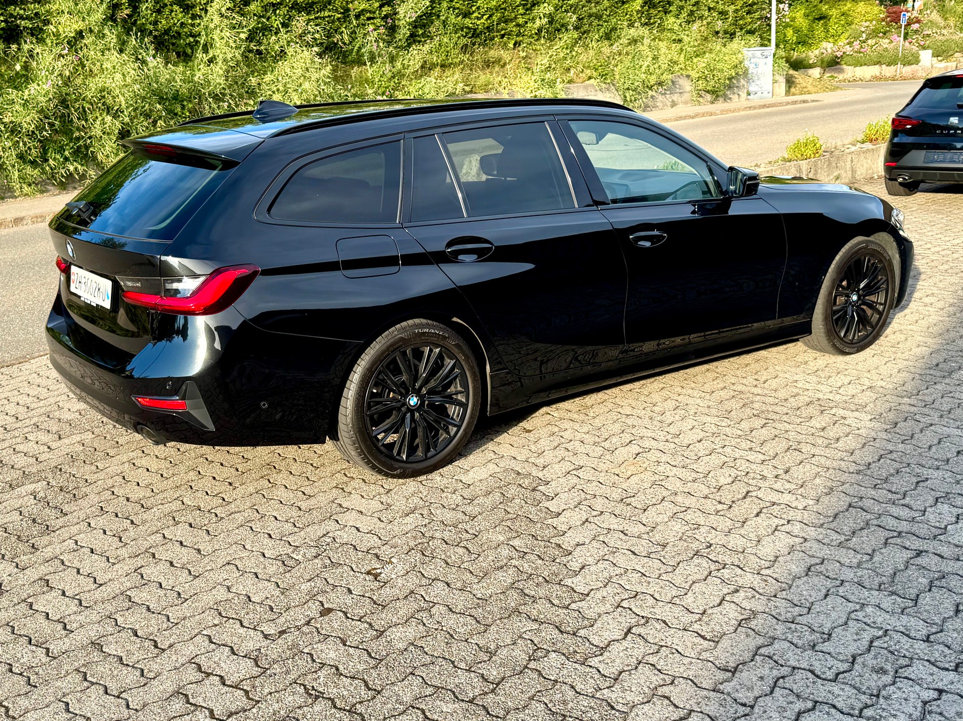BMW 320d xDrive Touring Sport Line Steptronic-showroom-element-3