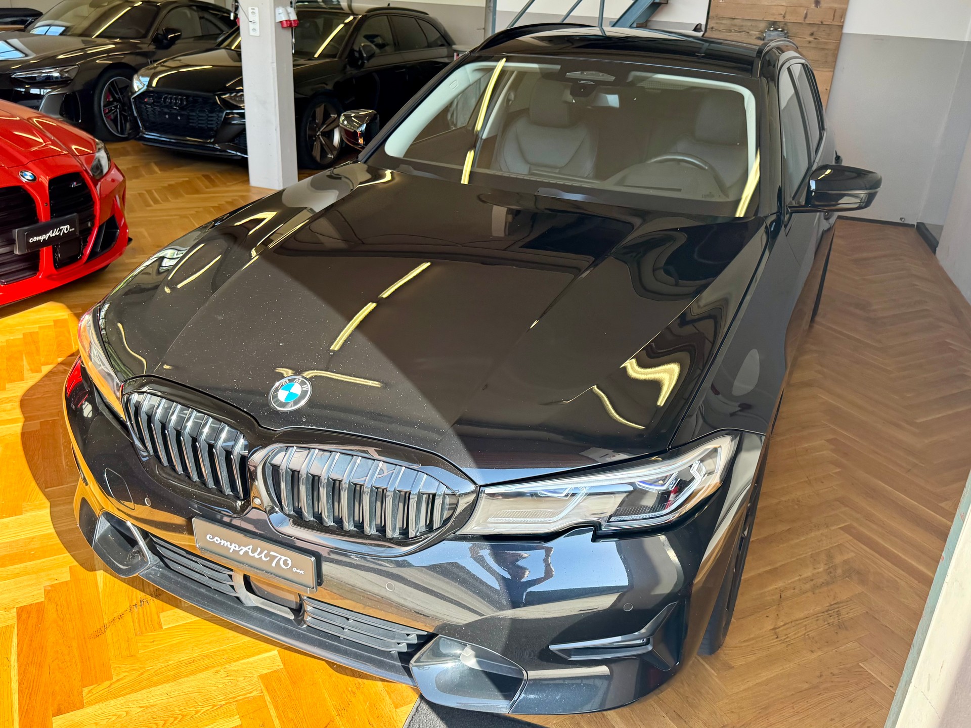 BMW 320d xDrive Touring Sport Line Steptronic-image-10