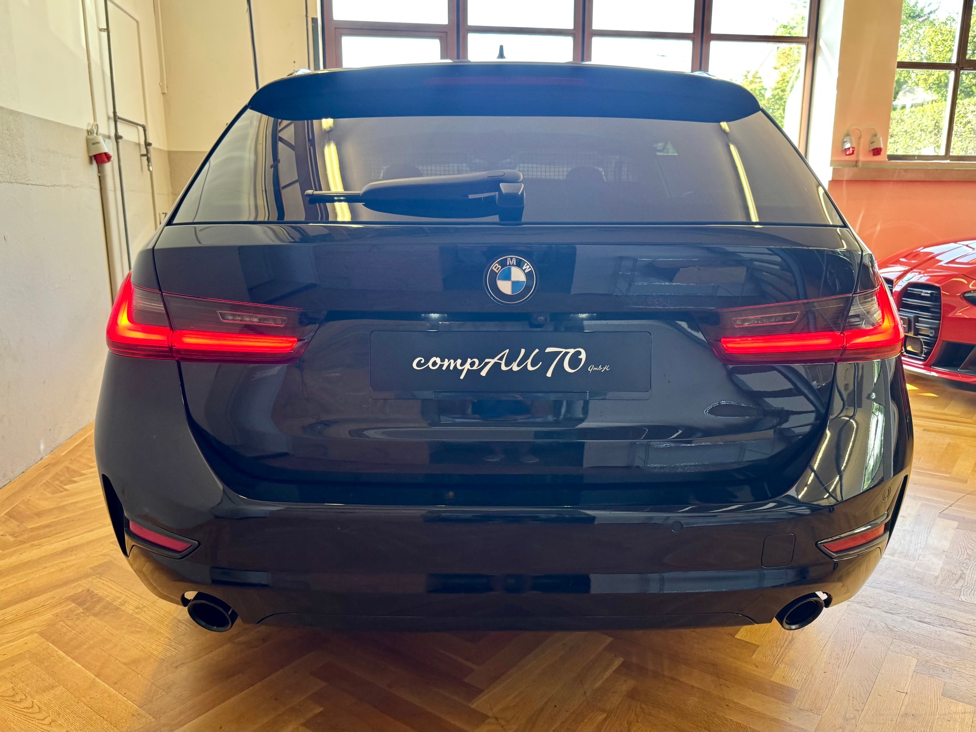 BMW 320d xDrive Touring Sport Line Steptronic-image-6