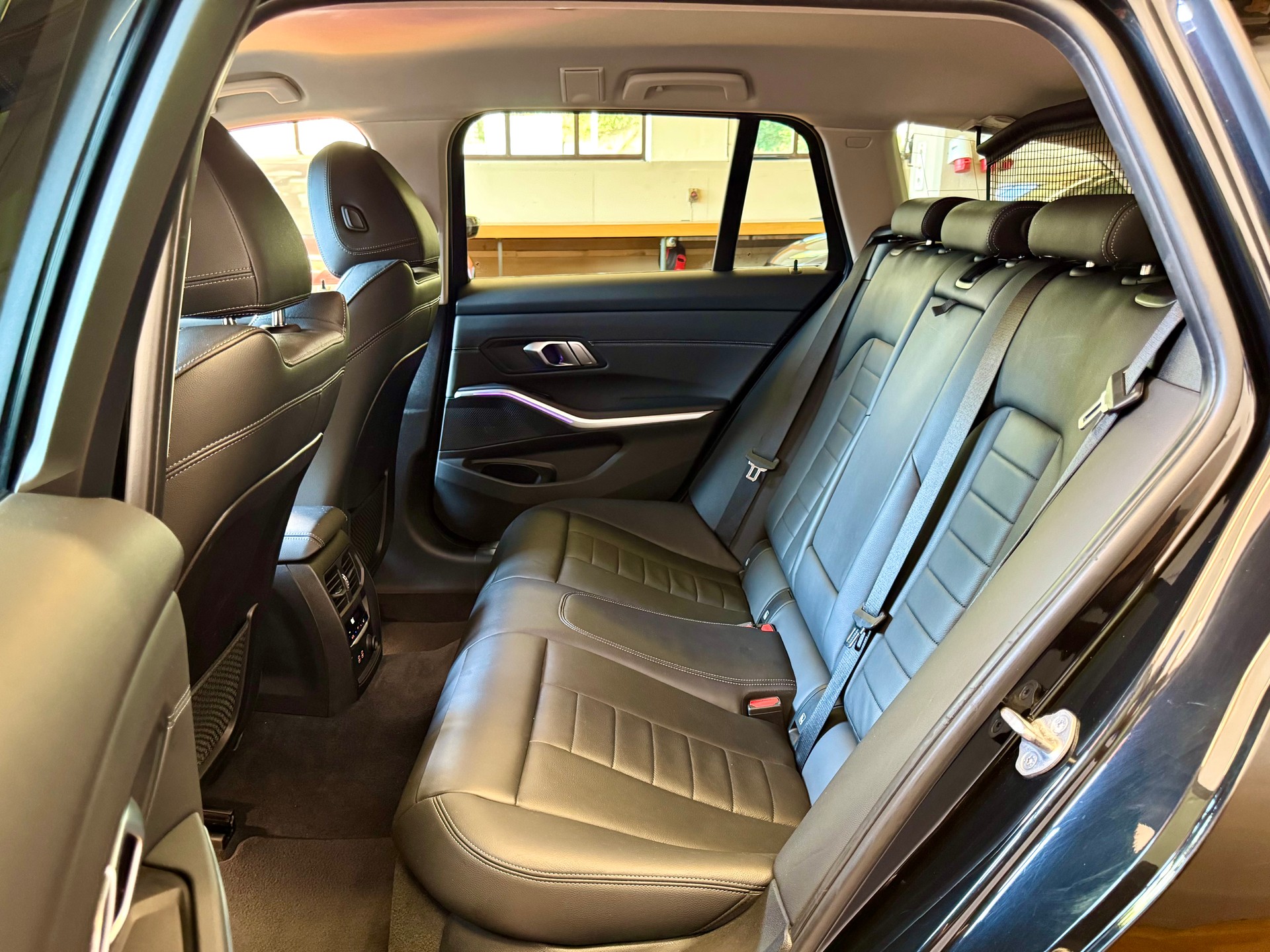 BMW 320d xDrive Touring Sport Line Steptronic-image-17