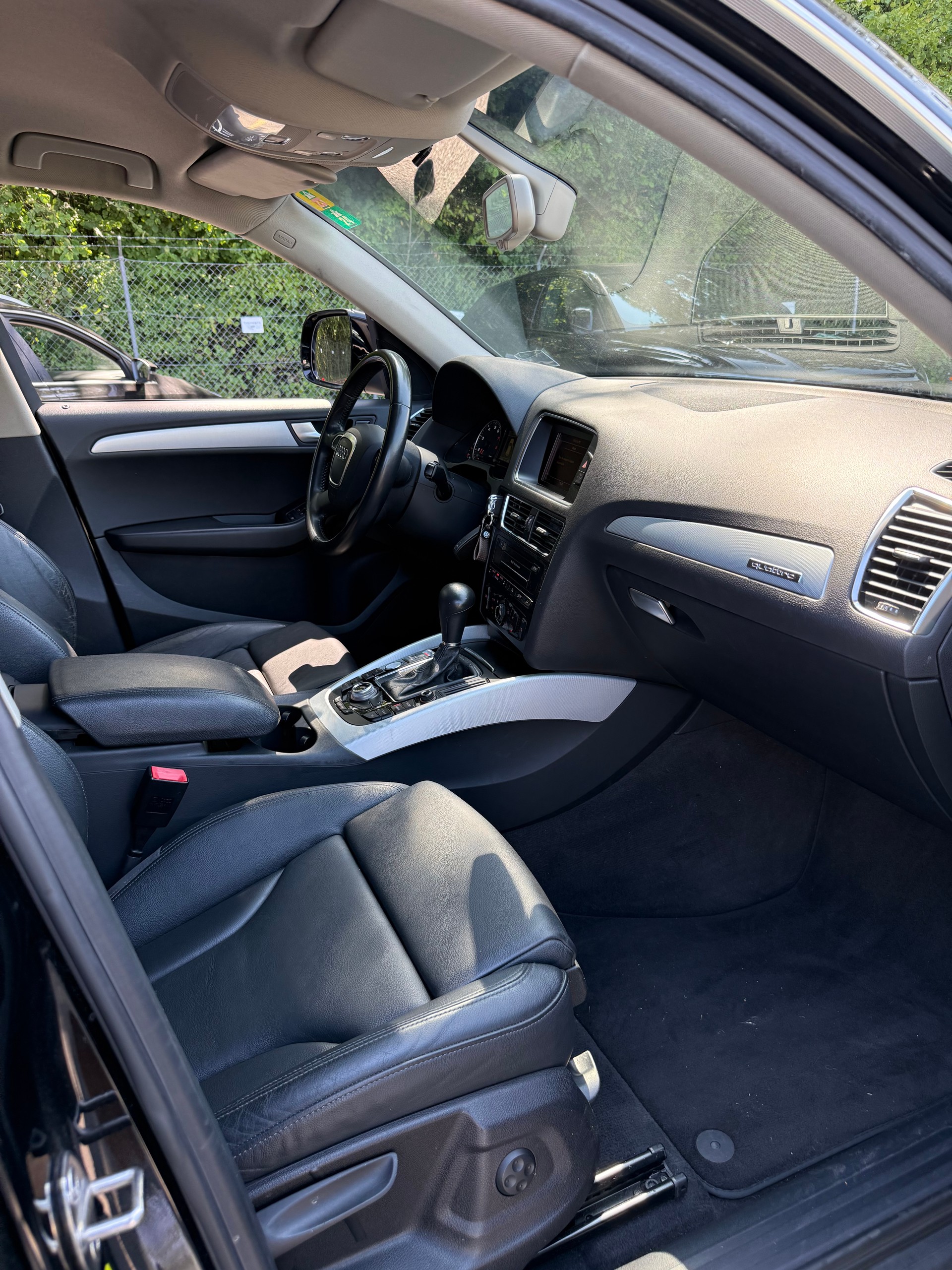 AUDI Q5 2.0 TFSI quattro S-tronic-image-8