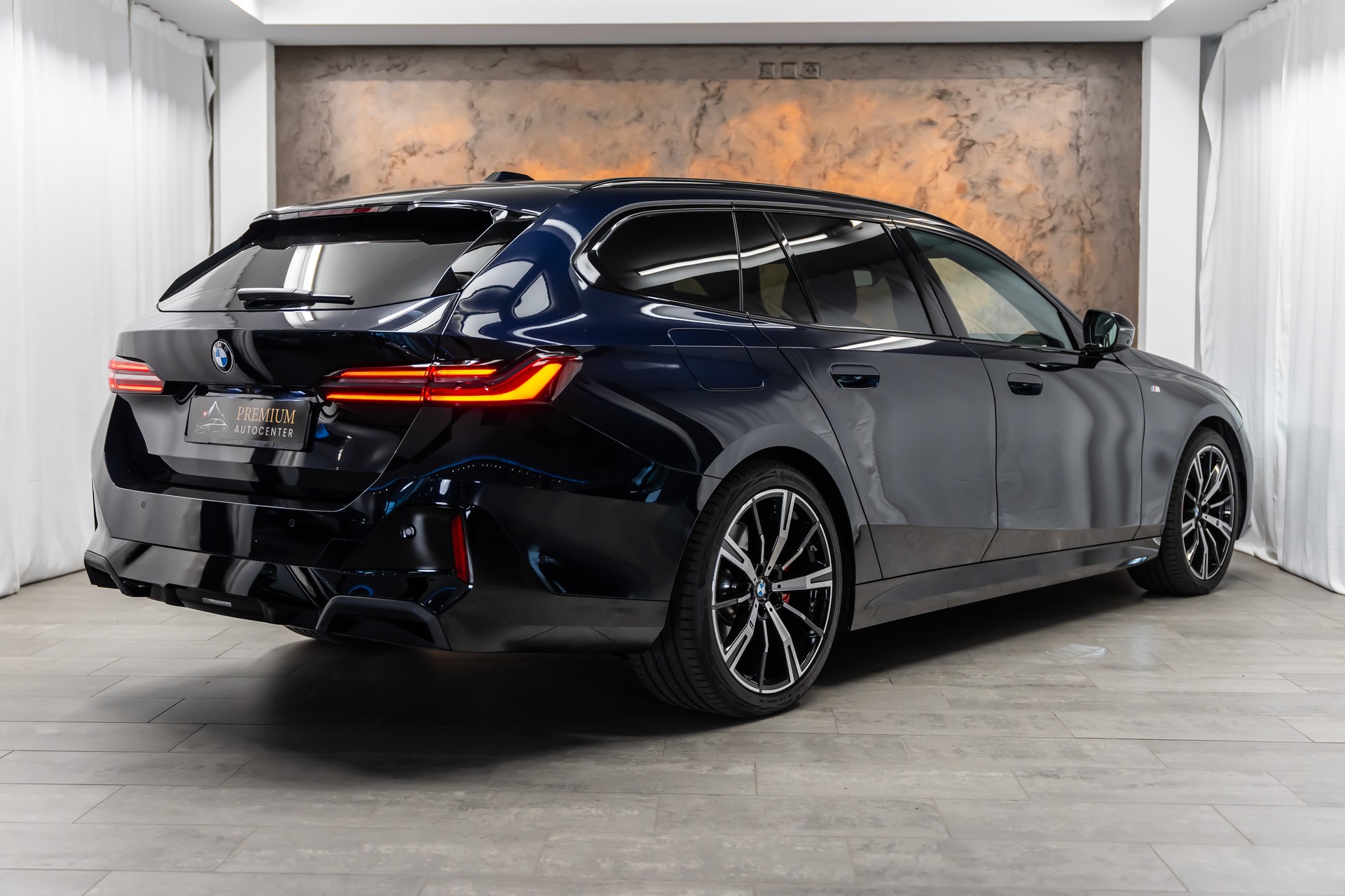 BMW 540d xDrive 48V Touring M Sport Pro Steptronic *Facelift*Panorama*Head-Up*Iconic*-image-6