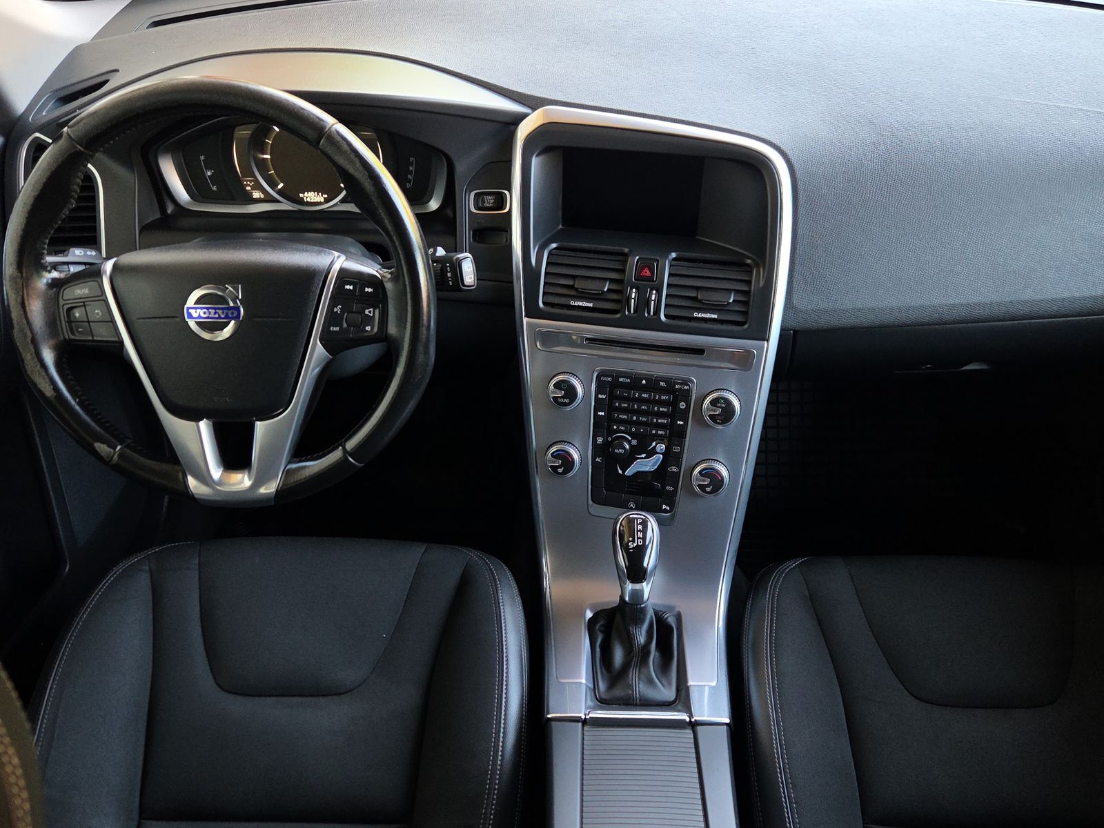 VOLVO XC60 D3 Momentum Geartronic-image-8