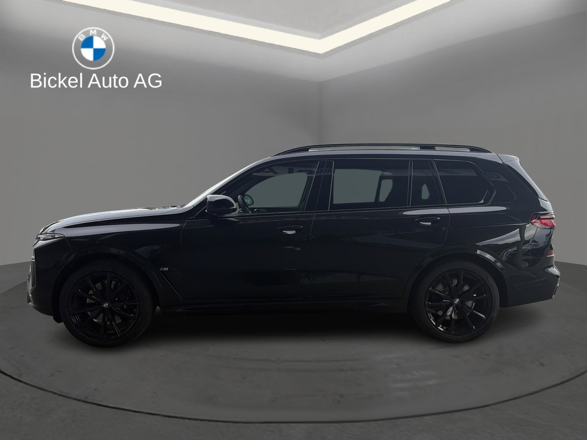 BMW X7 xDrive M60i M Sport Pro-showroom-element-2