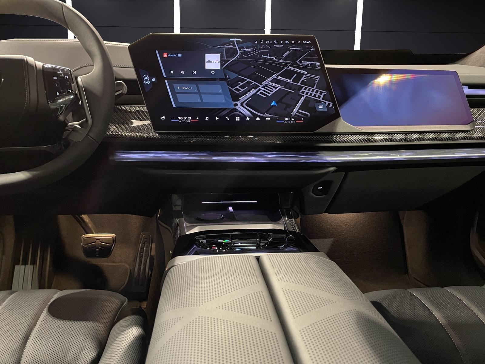 BMW i7 xDrive60-image-13
