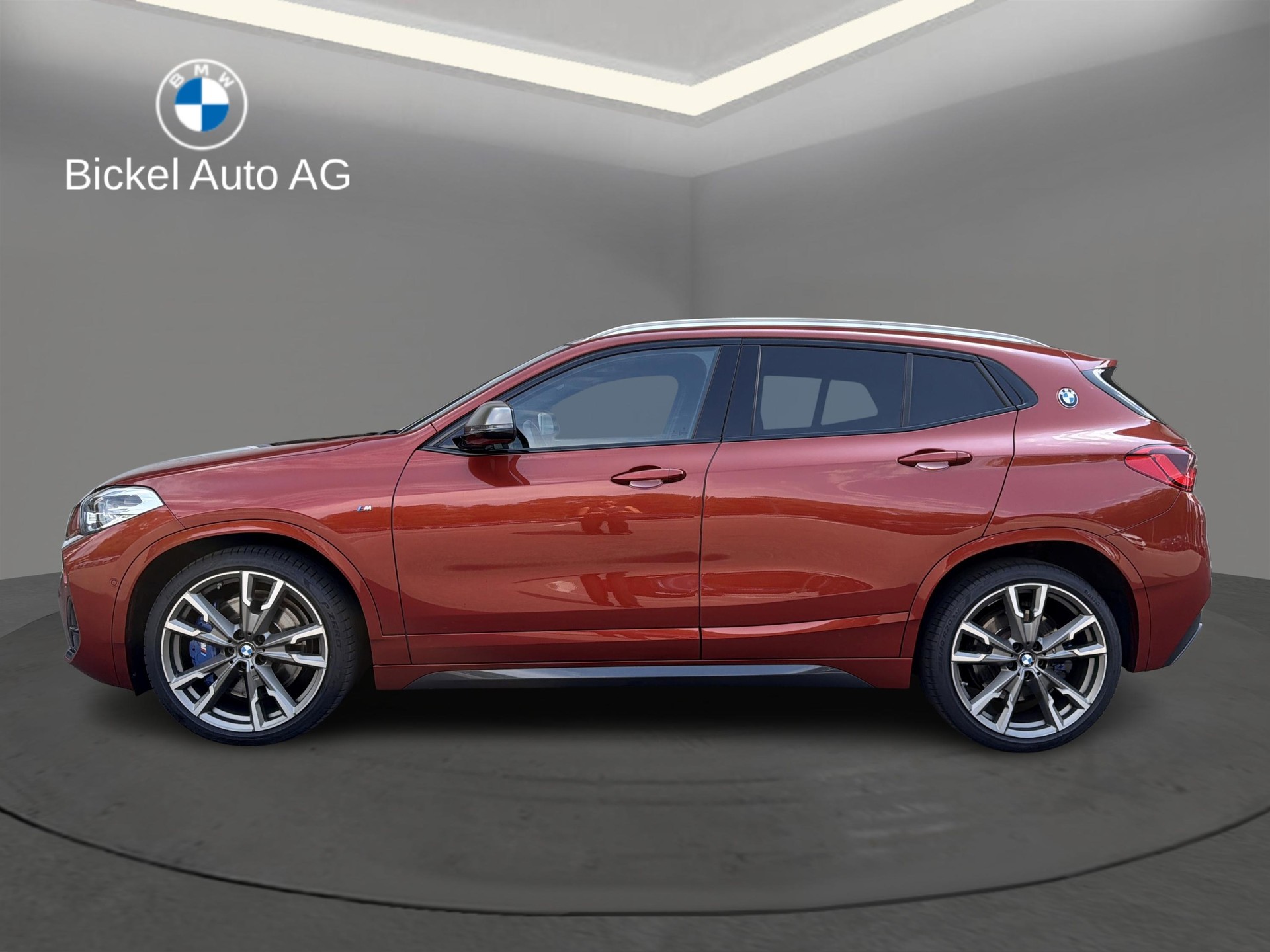 BMW X2 M35i-showroom-element-2