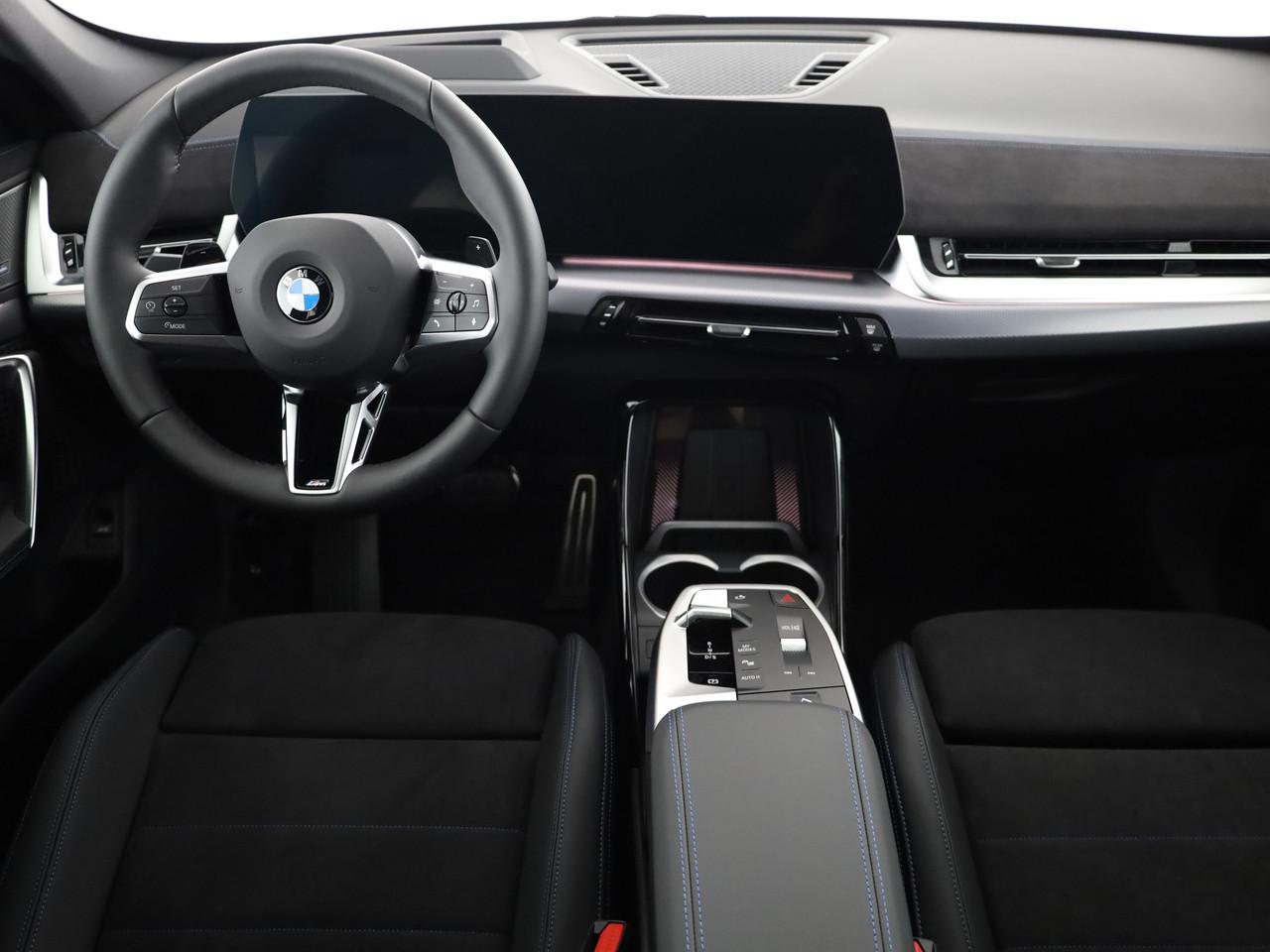 BMW X1 23i xDrive paddles-image-4