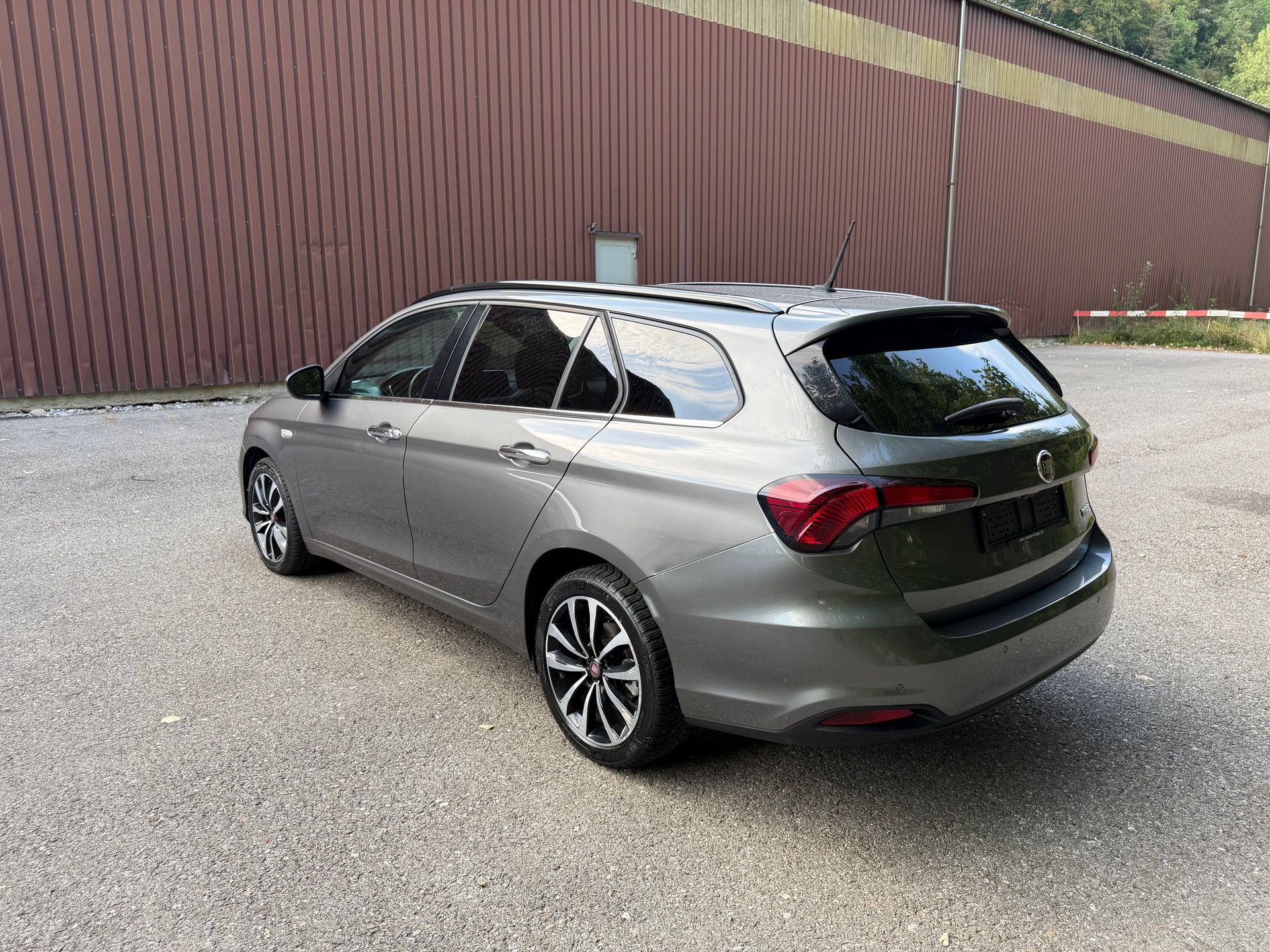 FIAT Tipo 1.6MJ Station Wagon S-Design DCT-image-4