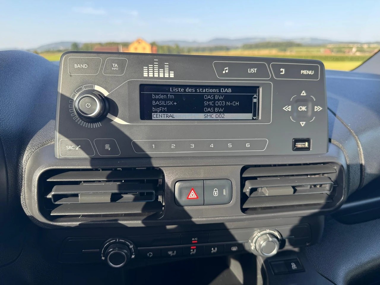 CITROEN Berlingo XL 1.5 BlueHDi 7 Plätze Live-image-10