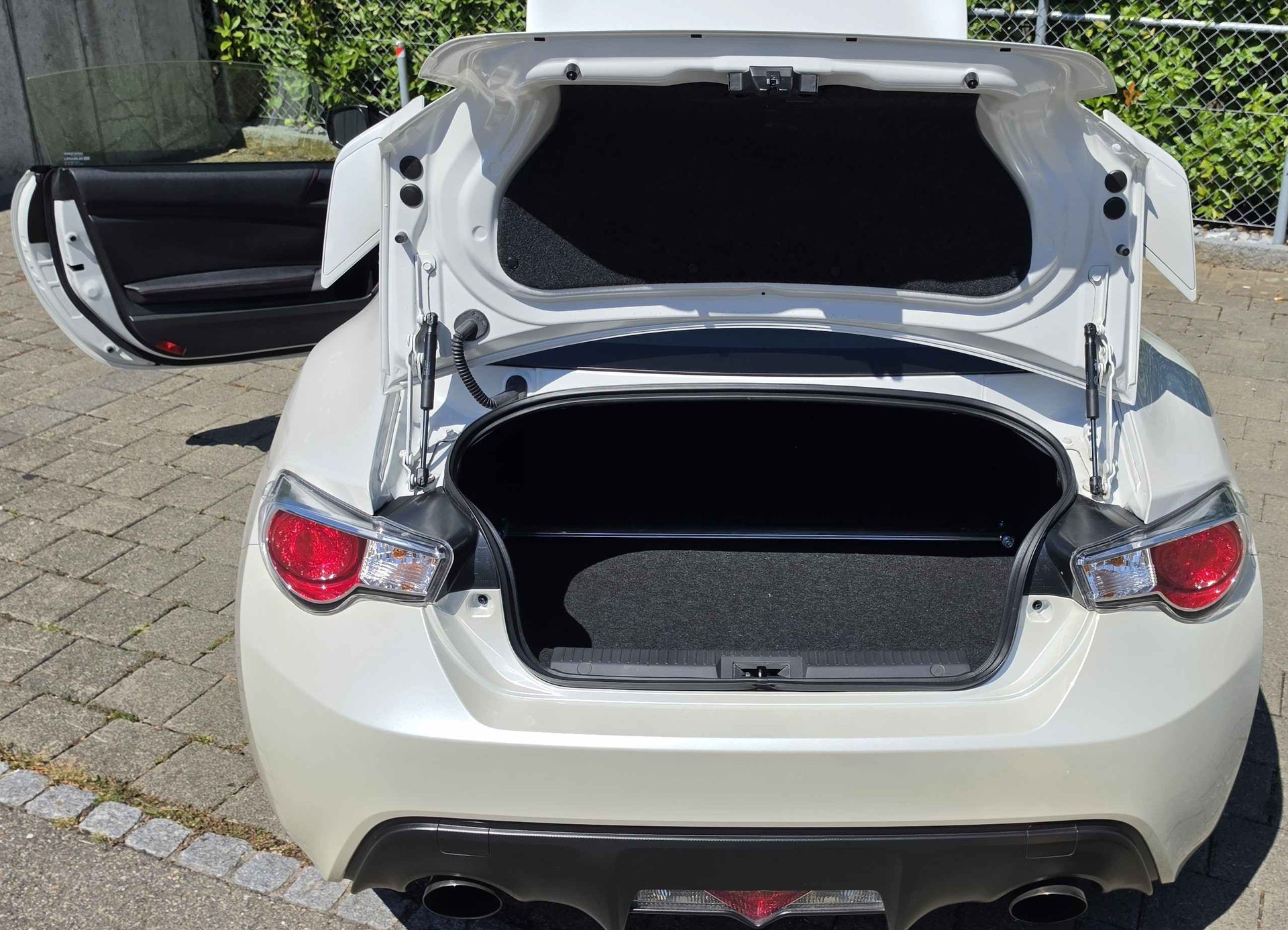 SUBARU BRZ 2.0R-image-7