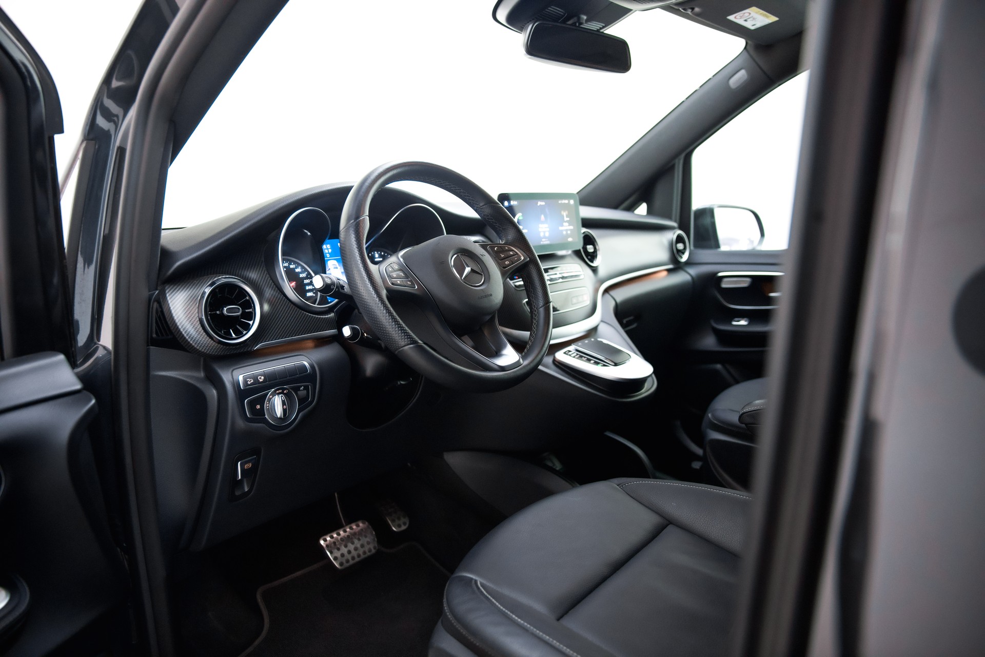 MERCEDES-BENZ V 300 d lang Avantgarde 4Matic 9G-Tronic-image-18
