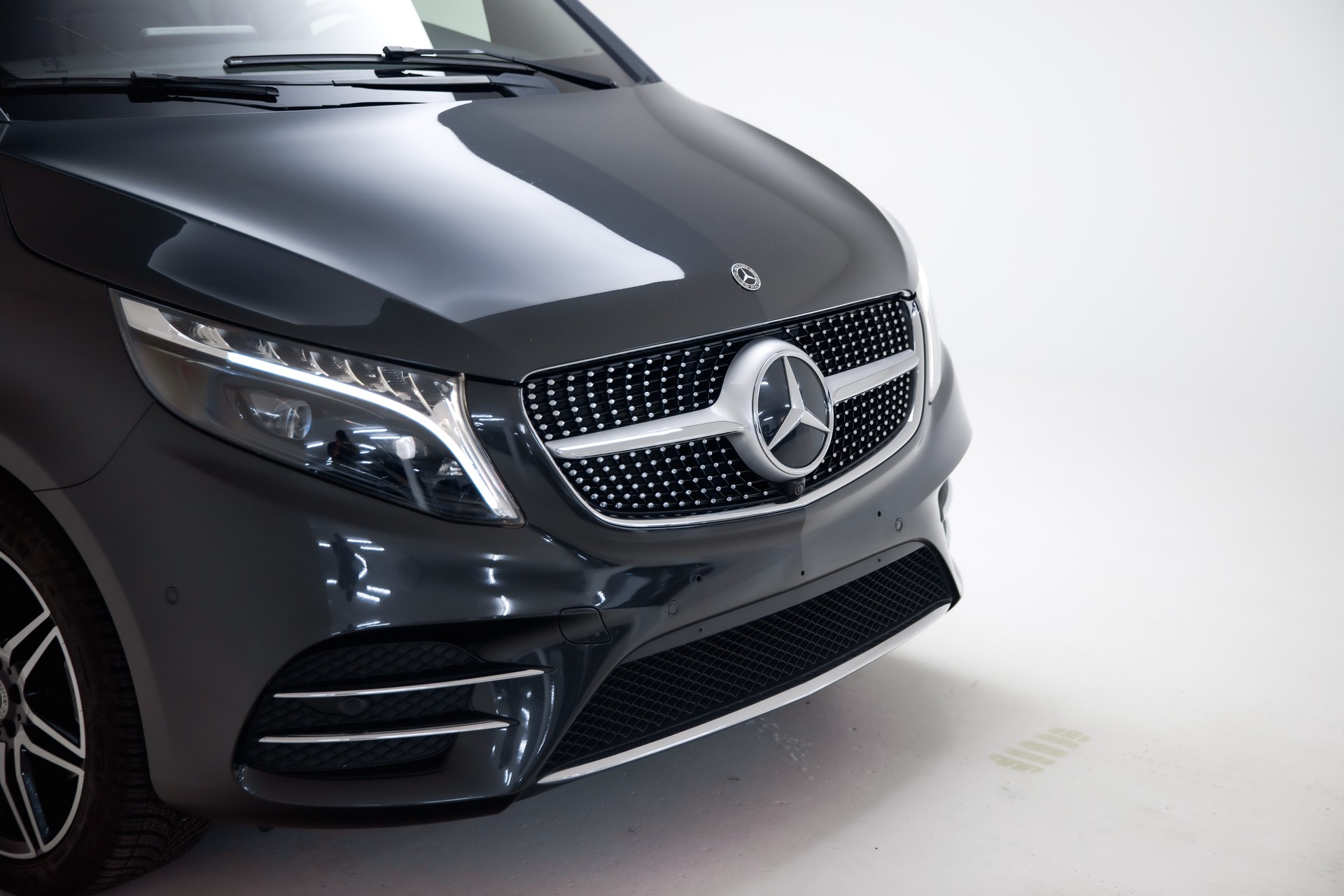 MERCEDES-BENZ V 300 d lang Avantgarde 4Matic 9G-Tronic-image-11