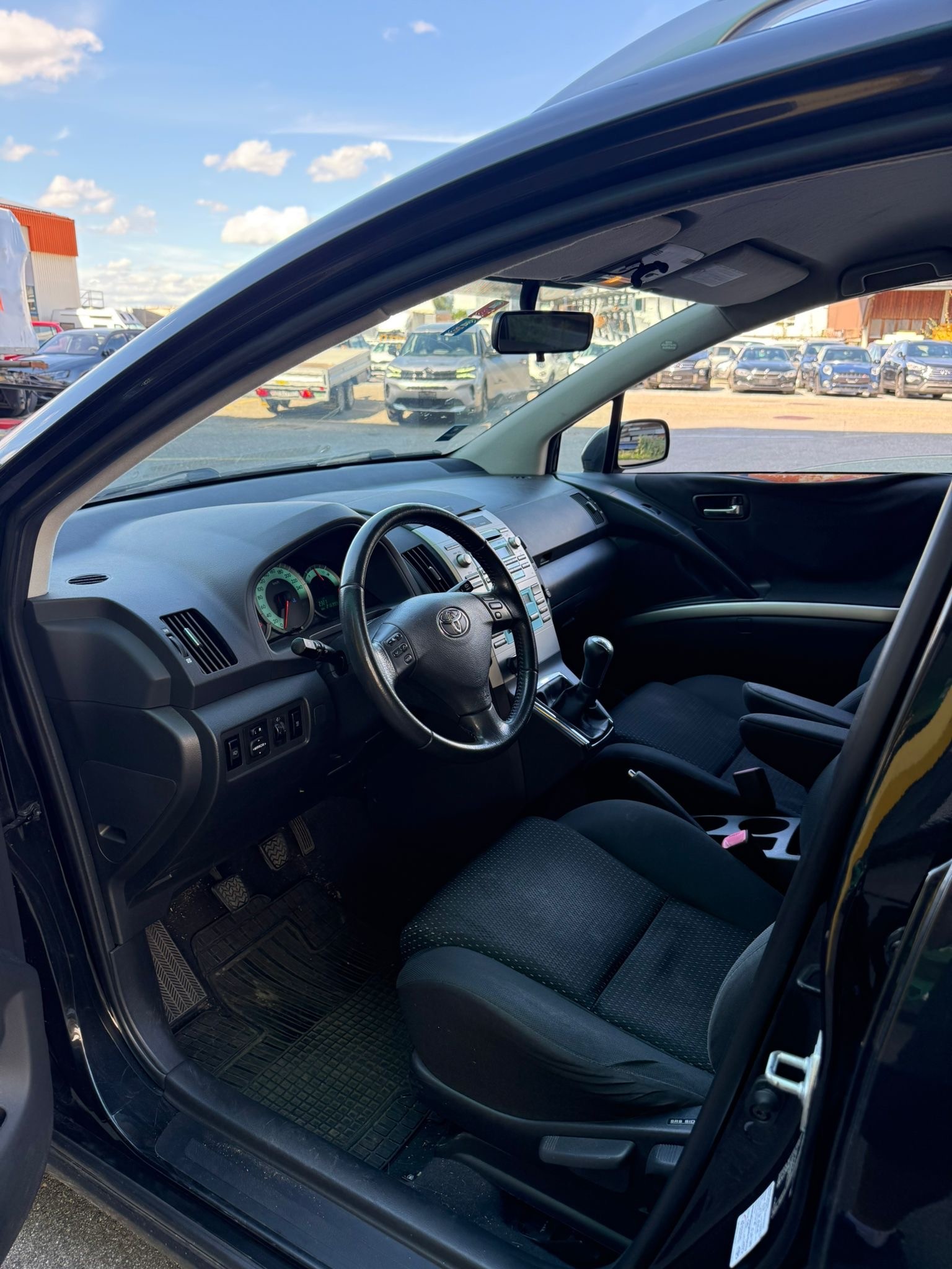 TOYOTA Corolla Verso 2.2 D-4D Linea Terra-image-9