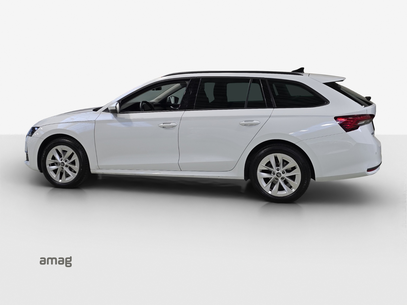 SKODA Octavia Combi 1.5 TSI mHEV DSG Dynamic-showroom-element-1