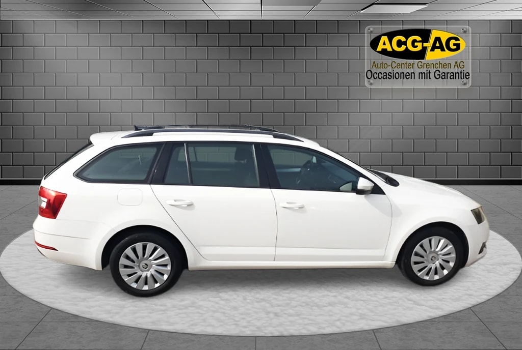 SKODA Octavia Combi 1.6 TDI Clever 4x4 ** ** Gr-Navi ** Sitzheizung ** Abstandsregelsysteme ** Frisch Ab MFK & Service **-image-4
