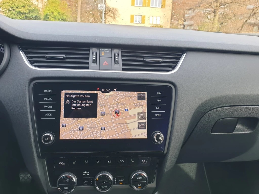 SKODA Octavia Combi 1.6 TDI Clever 4x4 ** ** Gr-Navi ** Sitzheizung ** Abstandsregelsysteme ** Frisch Ab MFK & Service **-image-6