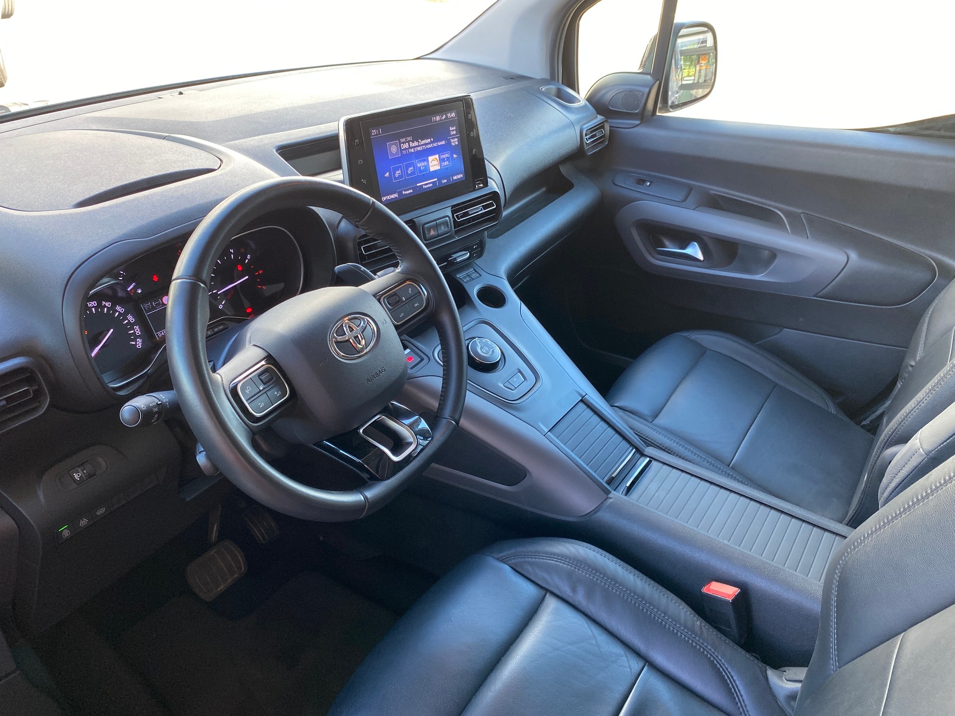 TOYOTA Proace City Verso 1.5 Style Medium Automatik-image-4