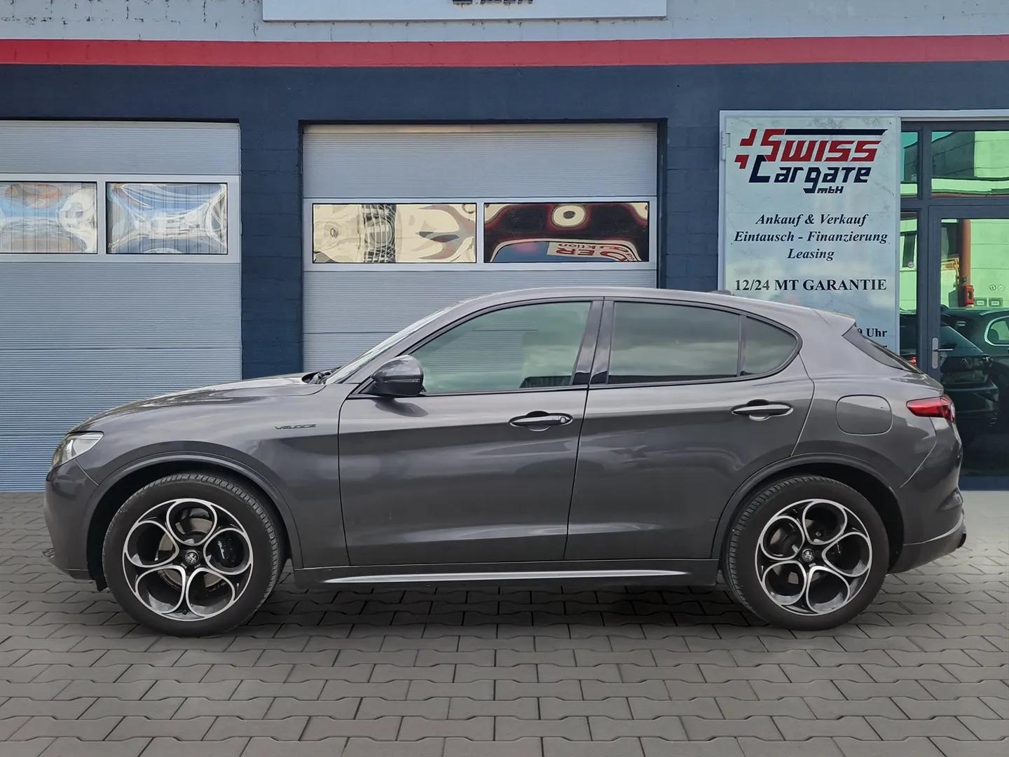 ALFA ROMEO Stelvio 2.0 Veloce Q4 Automatic 280PS mit Panoramadach-image-4
