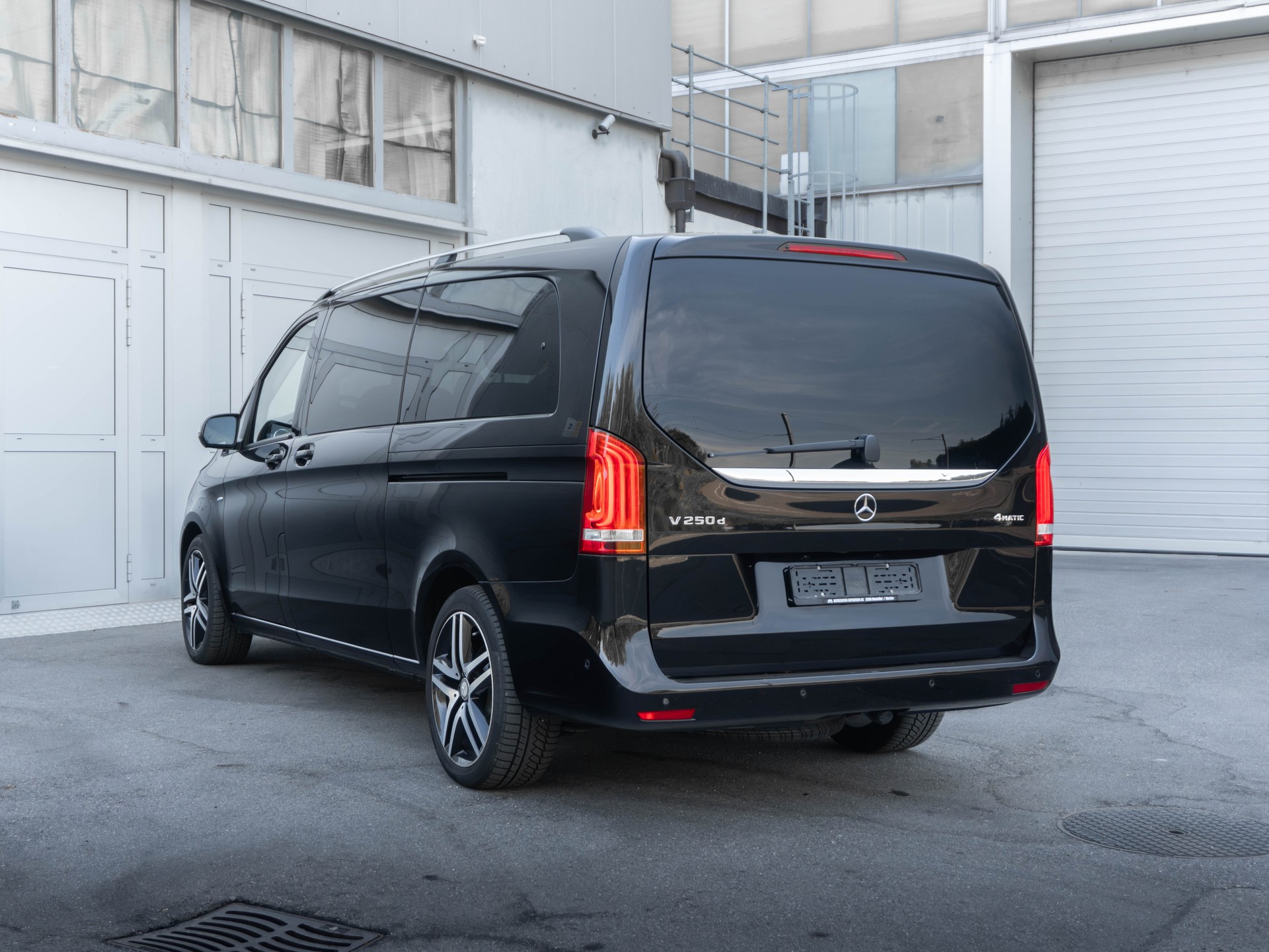 MERCEDES-BENZ V 250 d Avantgarde lang 4Matic 7G-Tronic-showroom-element-1