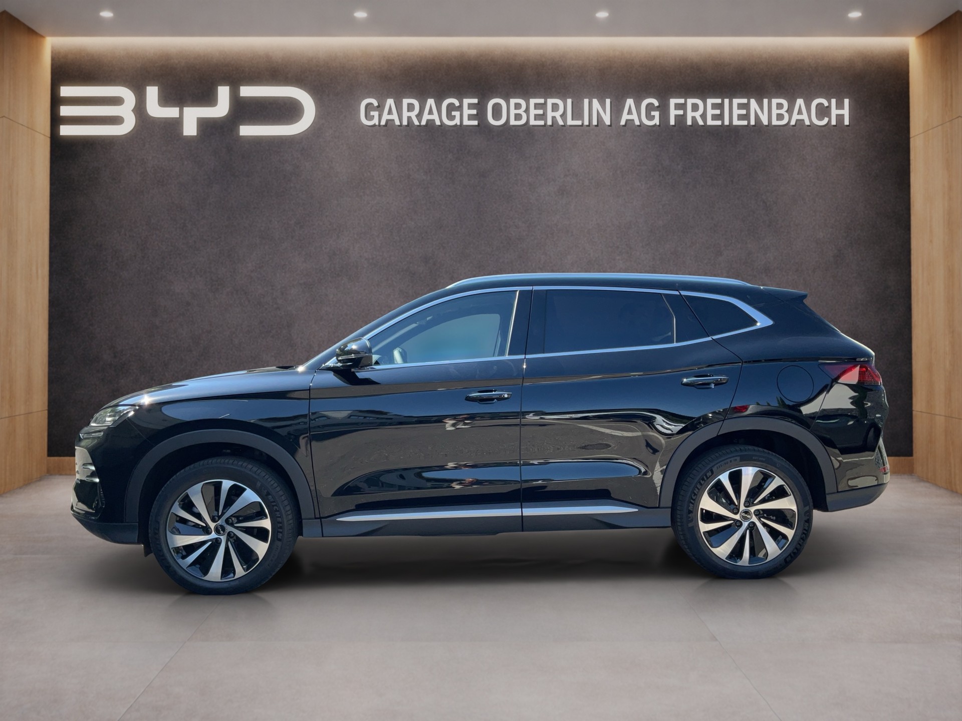 BYD Seal U DM-i Design AWD-showroom-element-1