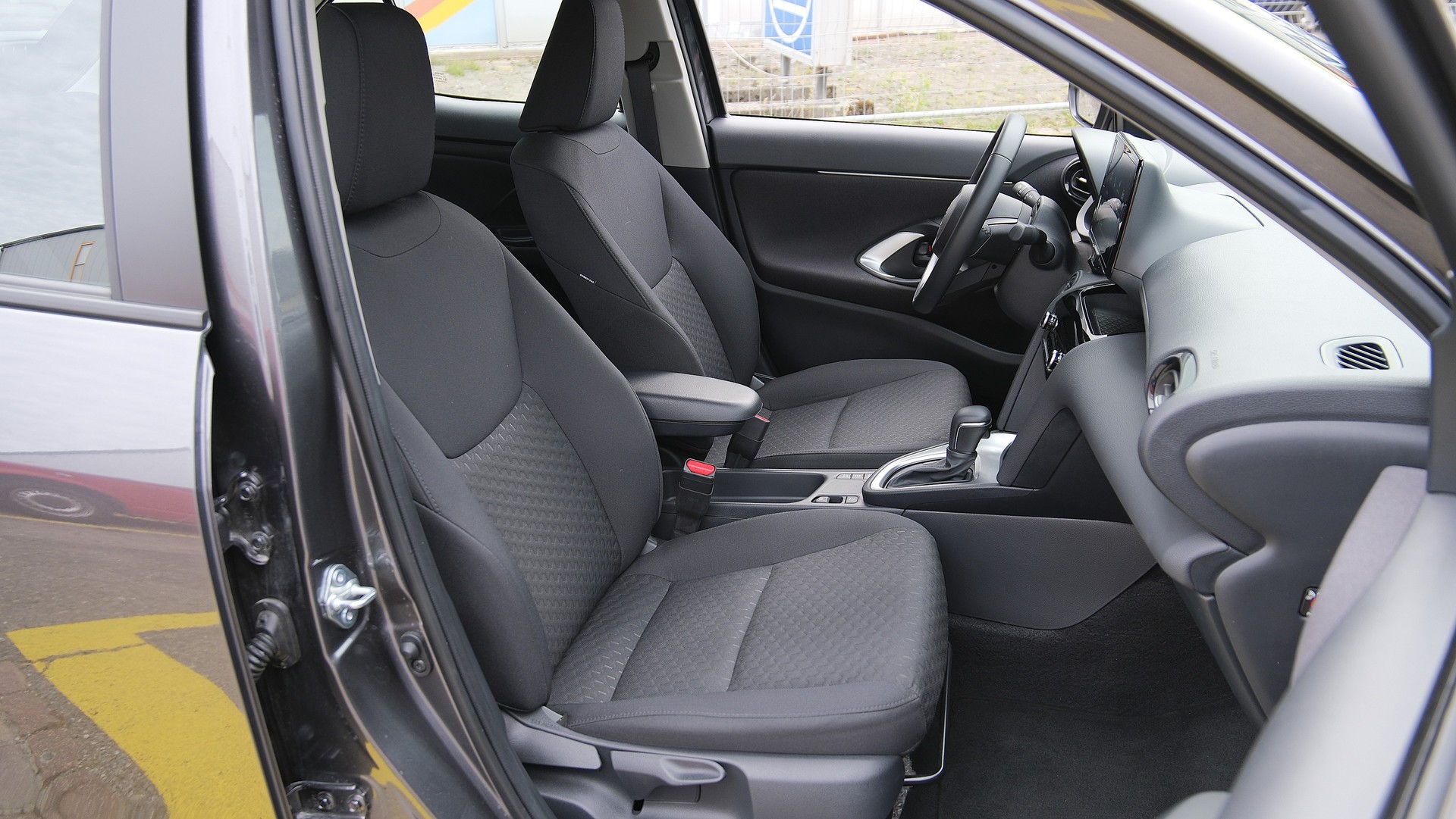 TOYOTA Yaris Cross 1.5 Trend e-CVT-image-14