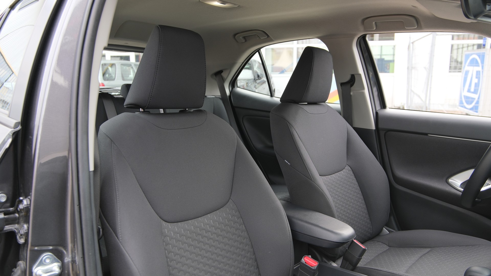 TOYOTA Yaris Cross 1.5 Trend e-CVT-image-15