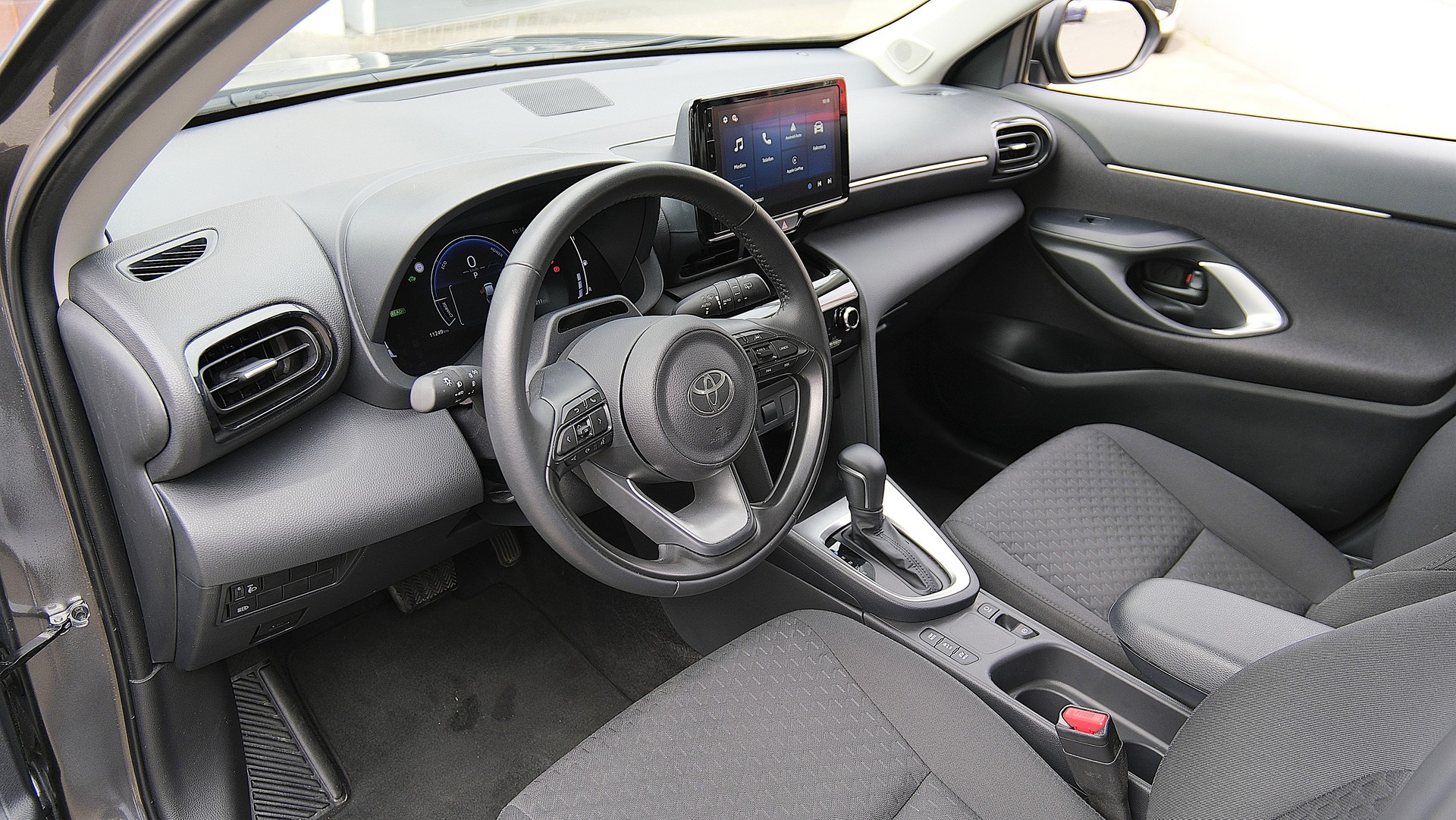 TOYOTA Yaris Cross 1.5 Trend e-CVT-showroom-element-2