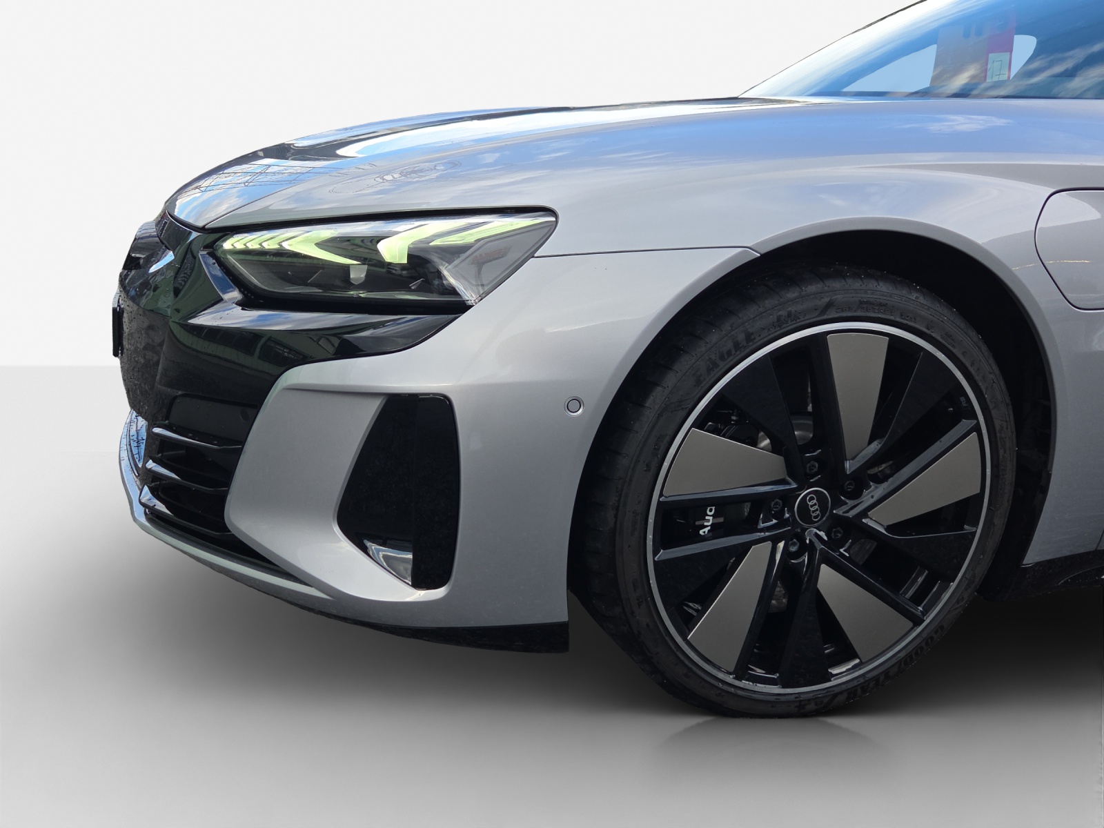 AUDI RS e-tron GT quattro-image-15