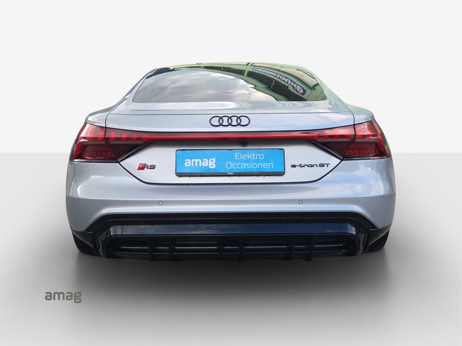 AUDI RS e-tron GT quattro-showroom-element-3