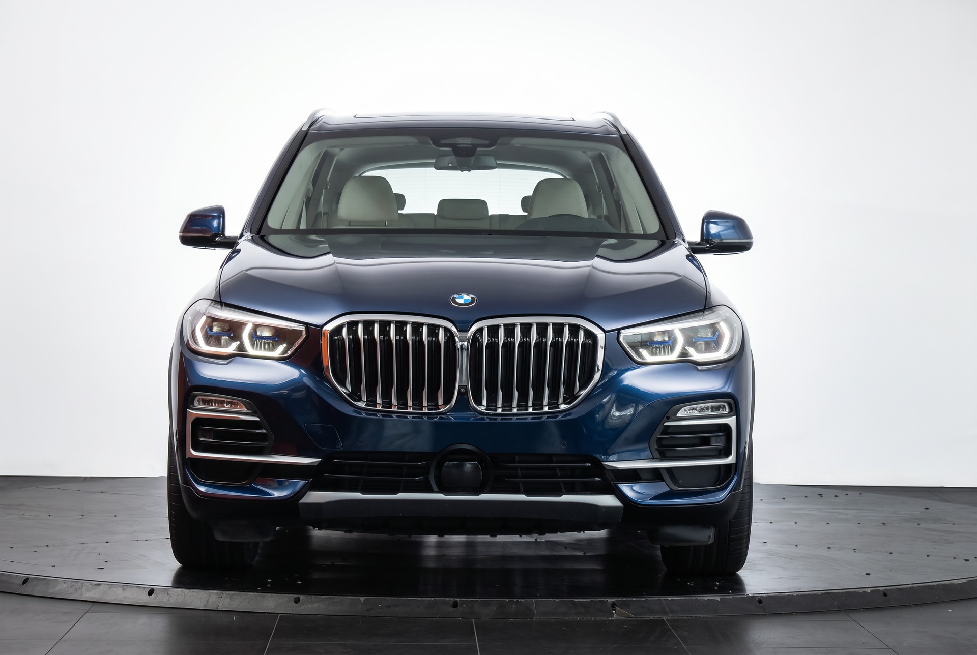 BMW X5 xDrive45e xLine Steptronic • BMW Individual Tansanitblau • Laser • Sky Lounge • Bowers & Wilkins-showroom-element-1