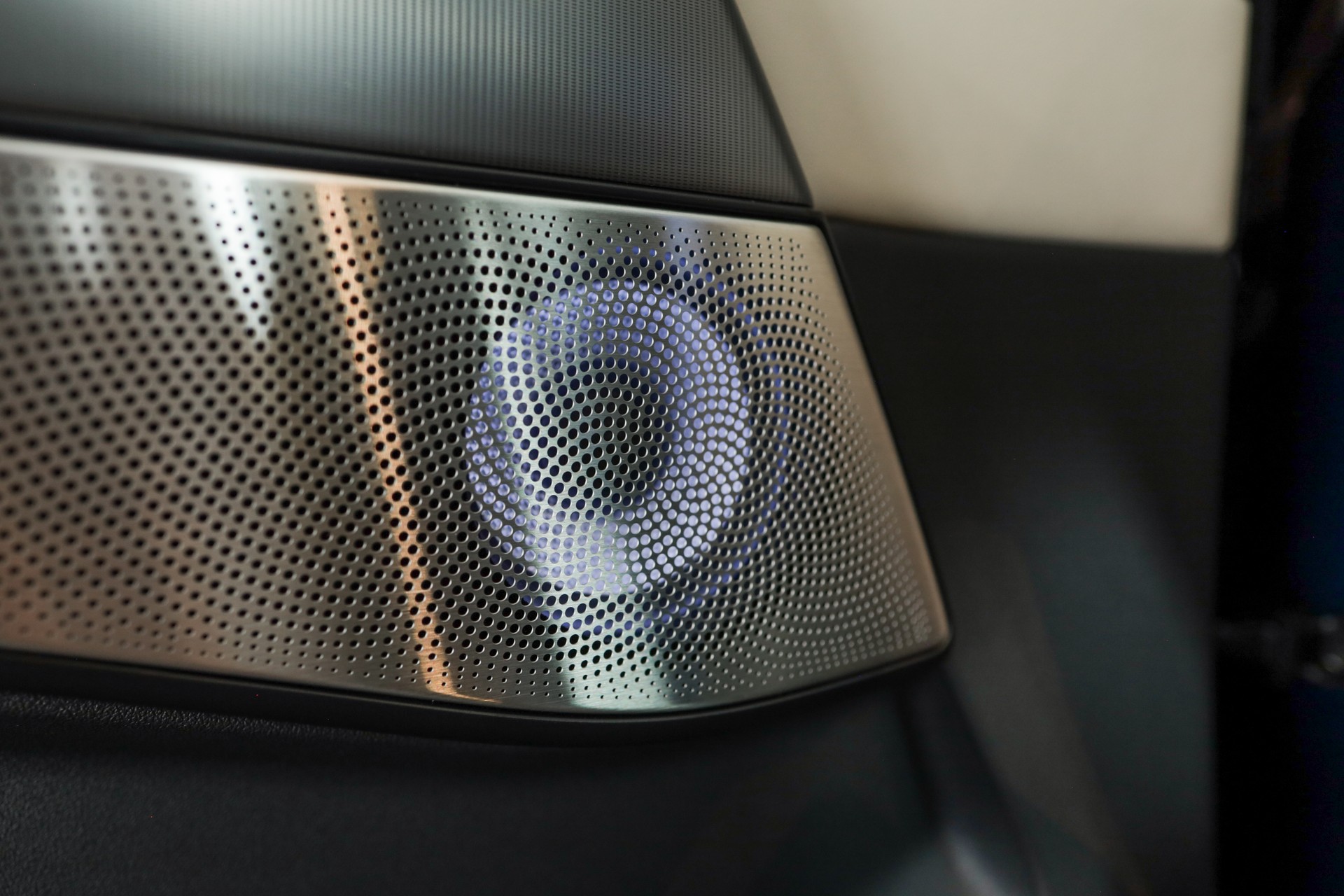 BMW X5 xDrive45e xLine Steptronic • BMW Individual Tansanitblau • Laser • Sky Lounge • Bowers & Wilkins-image-25