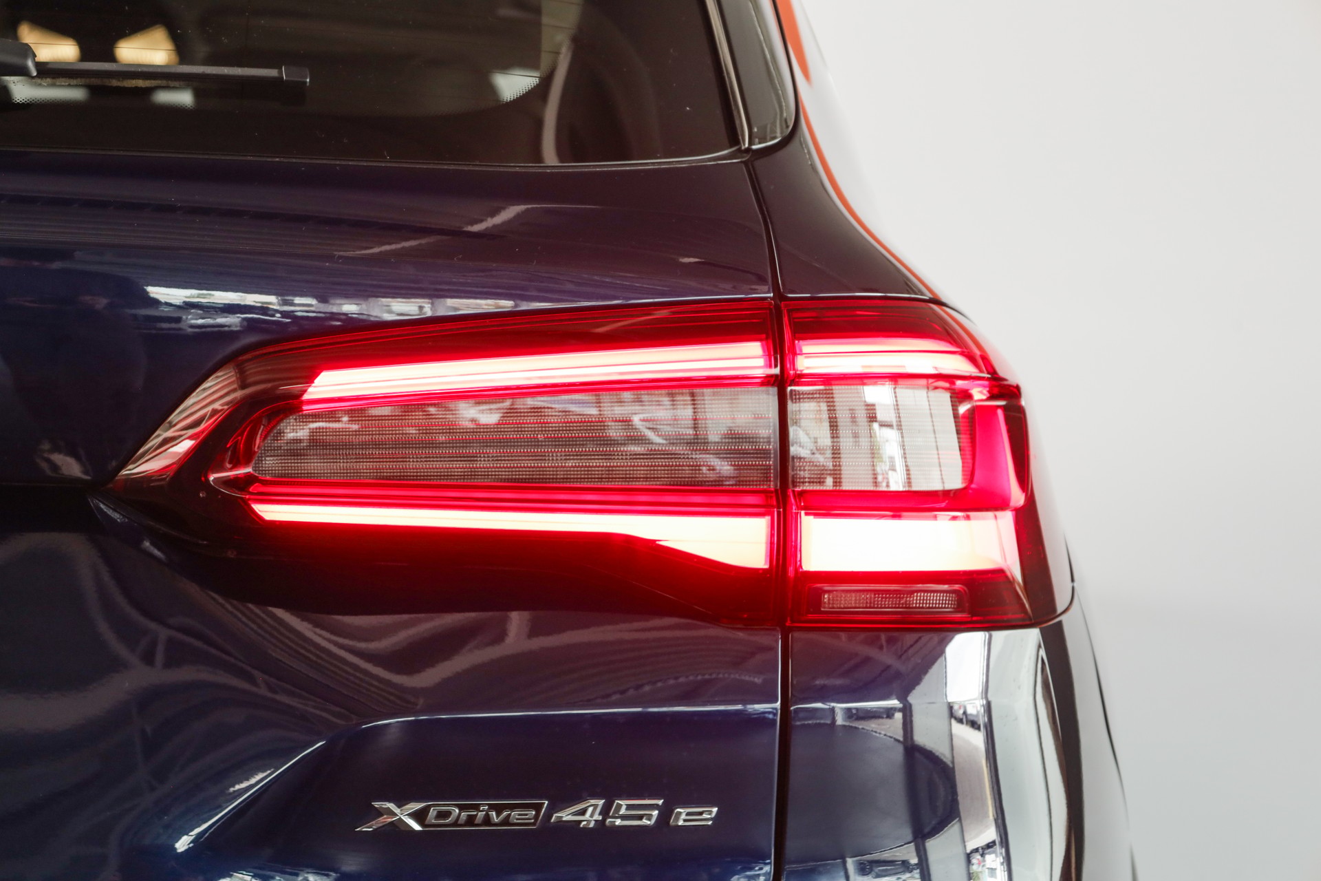 BMW X5 xDrive45e xLine Steptronic • BMW Individual Tansanitblau • Laser • Sky Lounge • Bowers & Wilkins-image-6