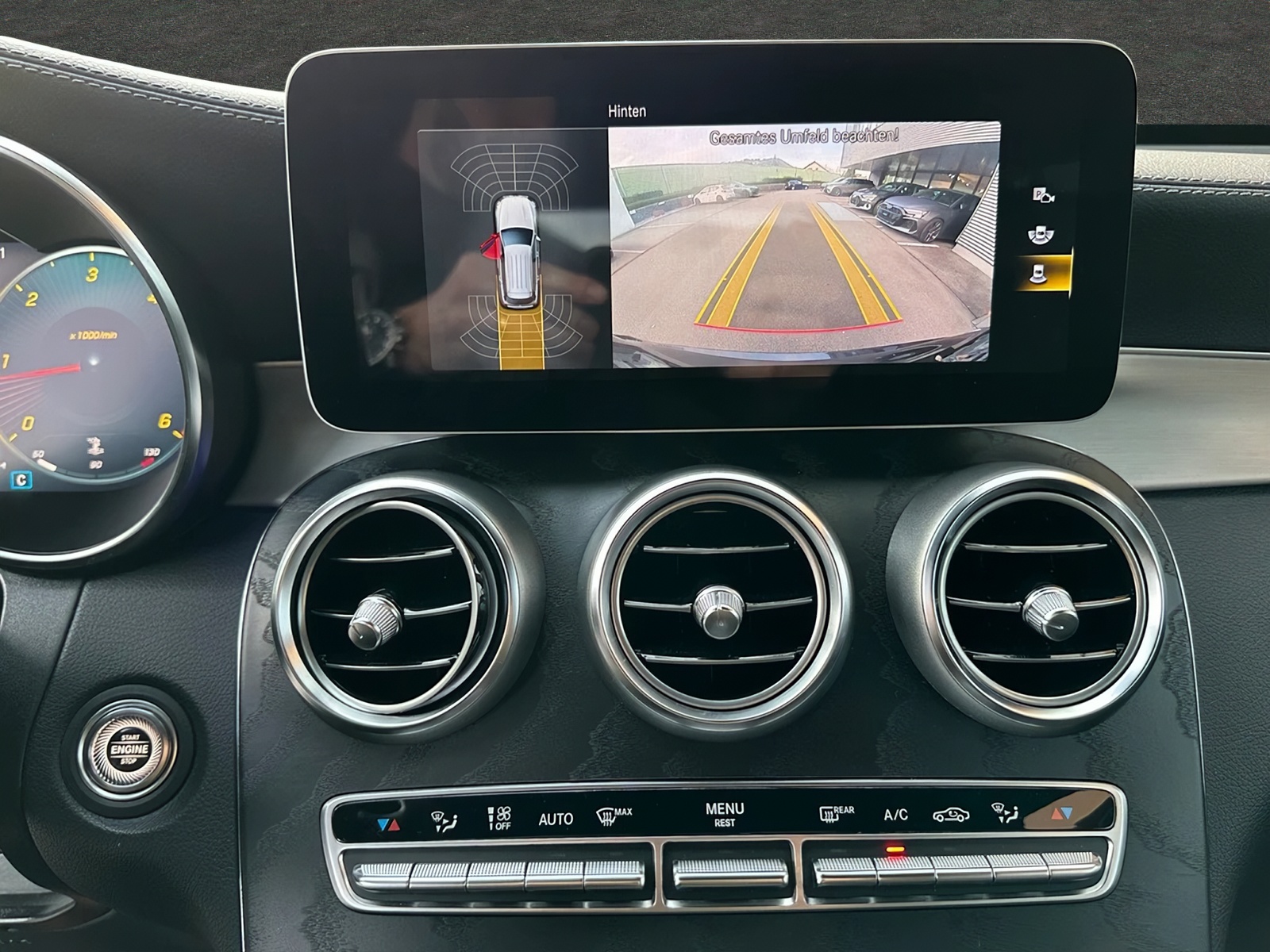 MERCEDES-BENZ GLC 220 d AMG Line 4 Matic / Top Zustand-image-10