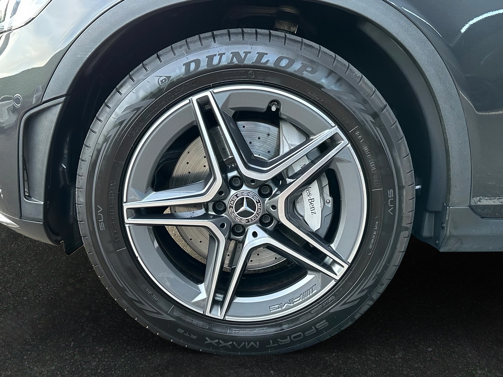 MERCEDES-BENZ GLC 220 d AMG Line 4 Matic / Top Zustand-image-5