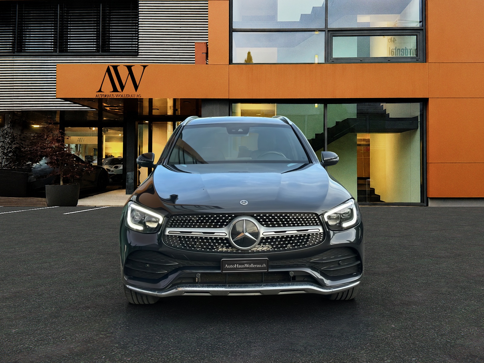 MERCEDES-BENZ GLC 220 d AMG Line 4 Matic / Top Zustand-showroom-element-1