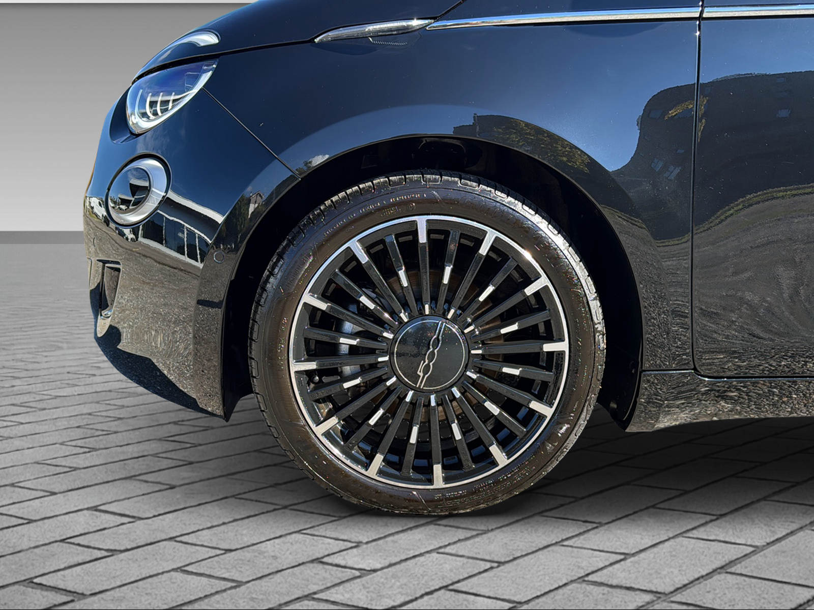 FIAT 500 La Prima-showroom-element-3