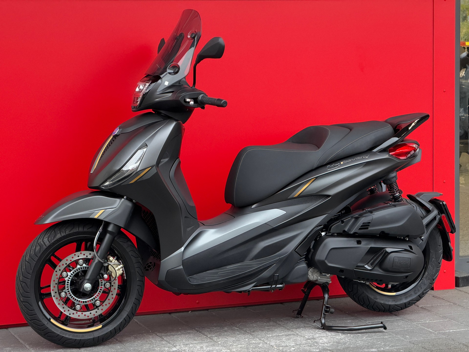 PIAGGIO Beverly 400 25th Anniversary E5+-image-14
