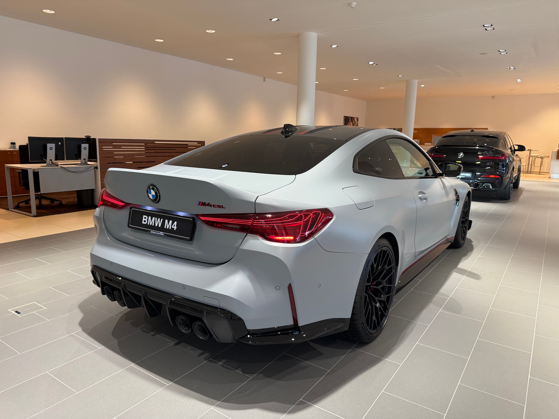BMW M4 CSL Coupé-image-6