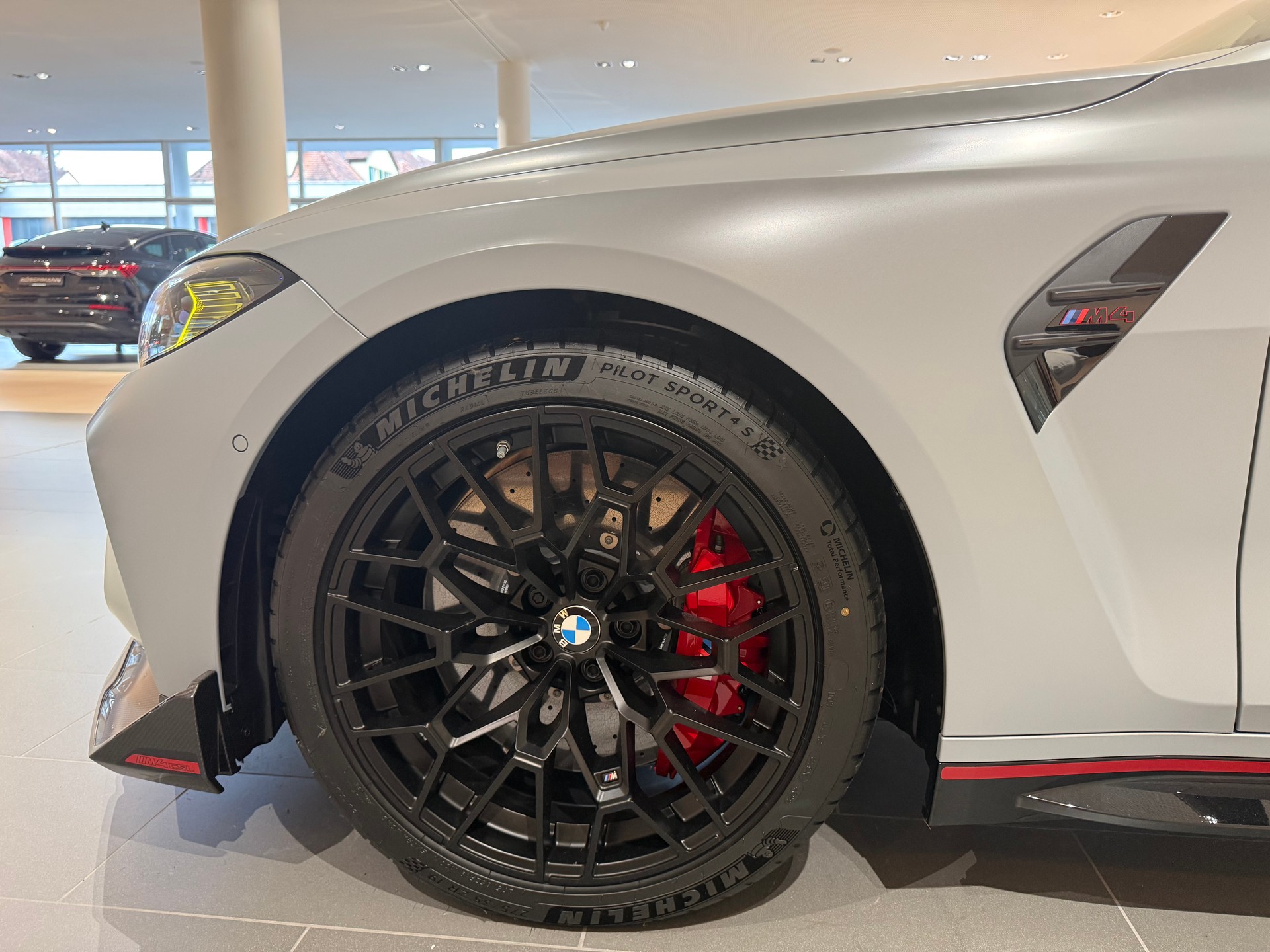 BMW M4 CSL Coupé-image-7