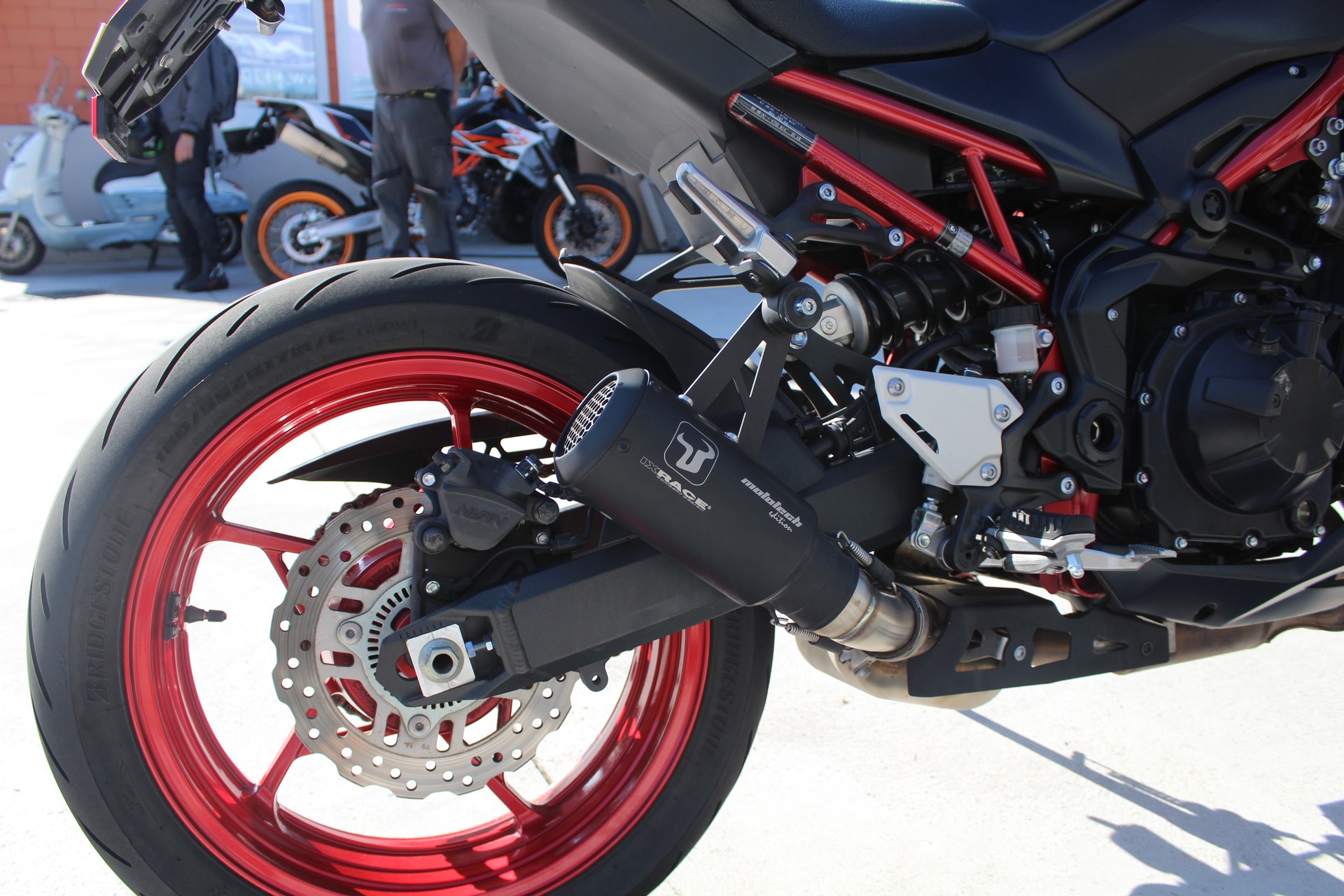 KAWASAKI Z 900-image-5