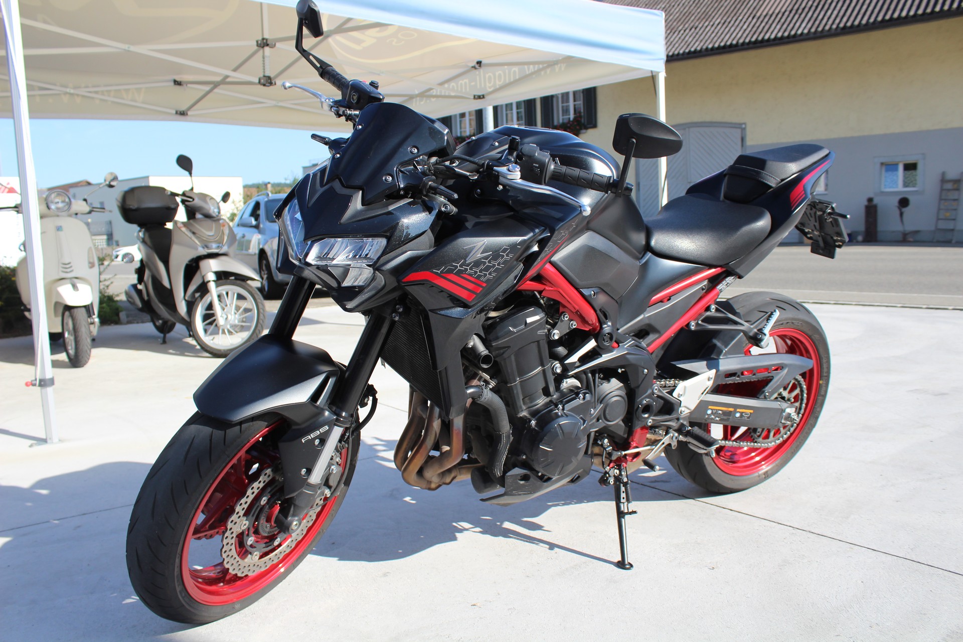 KAWASAKI Z 900-image-1