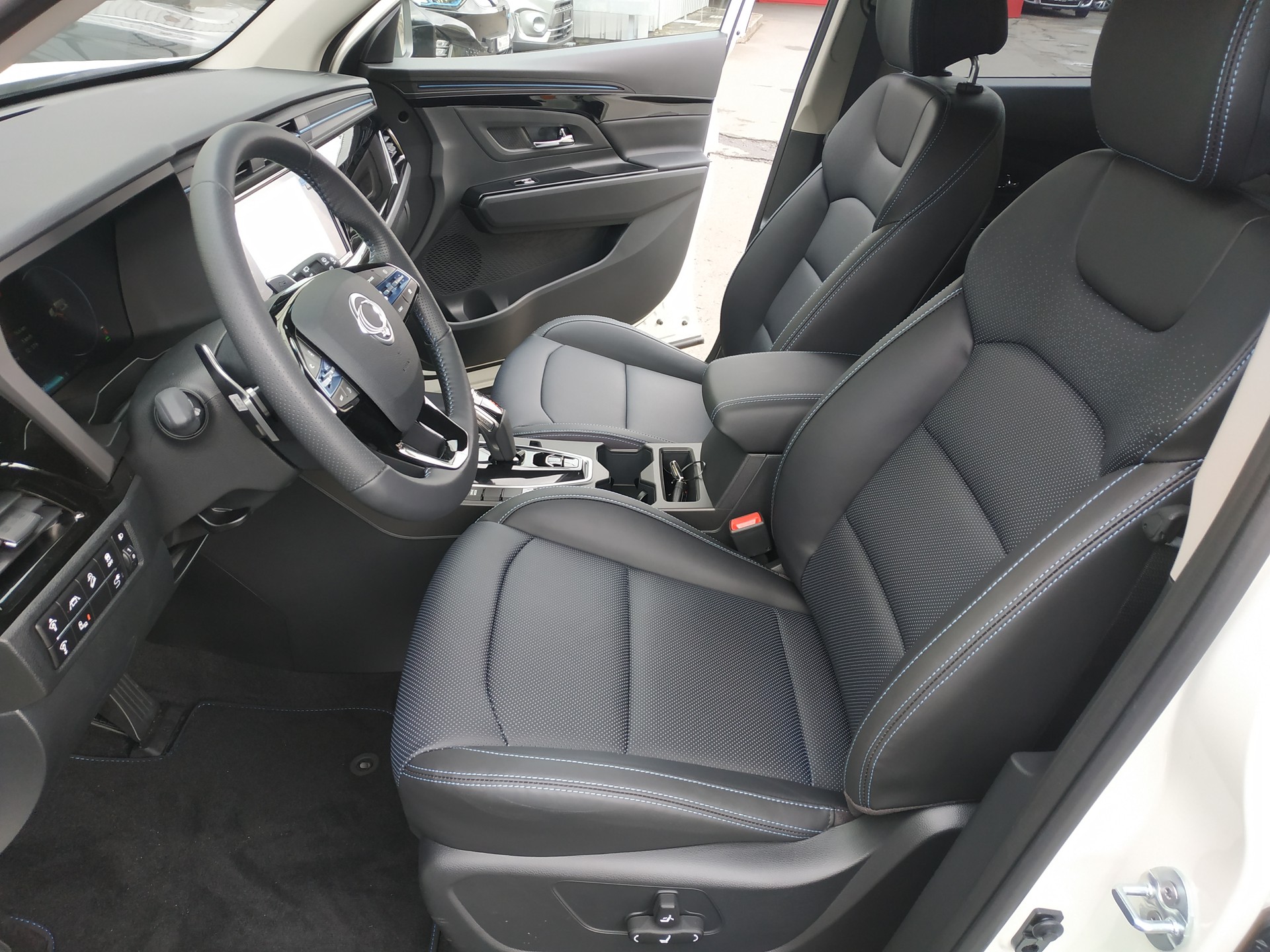 KGM-SsangYong Korando eMotion Titanium-image-10