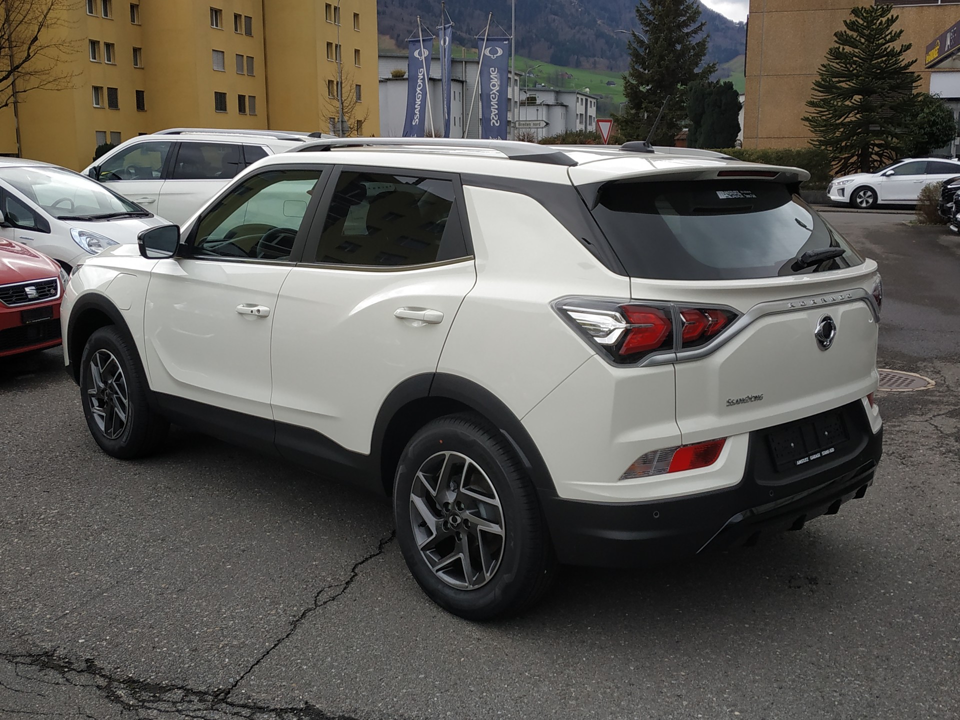 KGM-SsangYong Korando eMotion Titanium-showroom-element-3