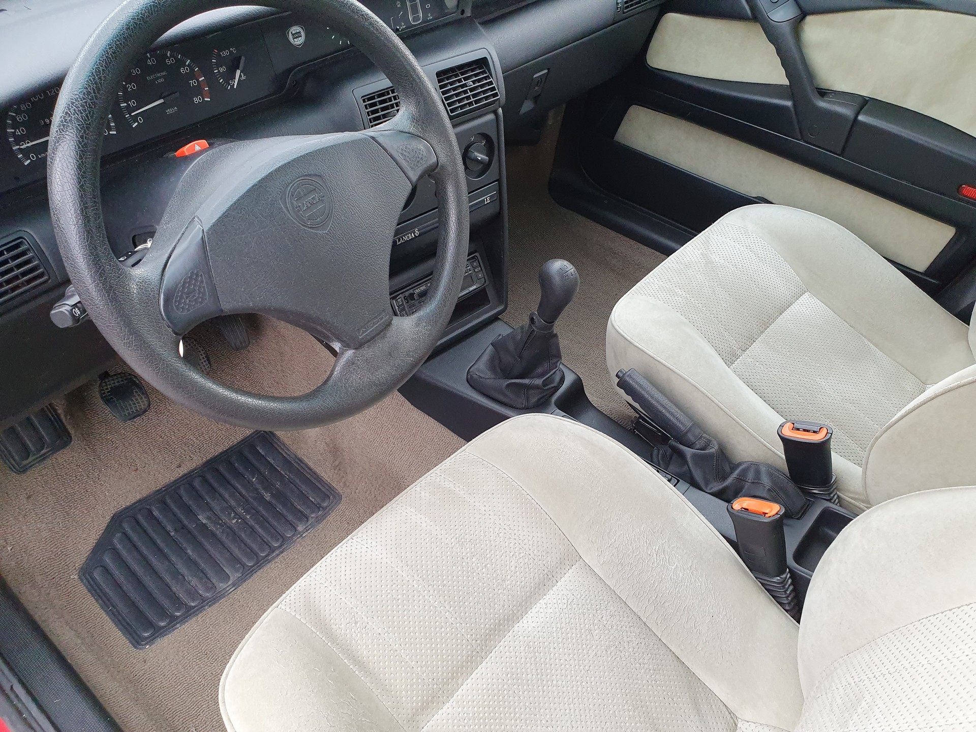 LANCIA Delta 1.8 i.e.-image-5
